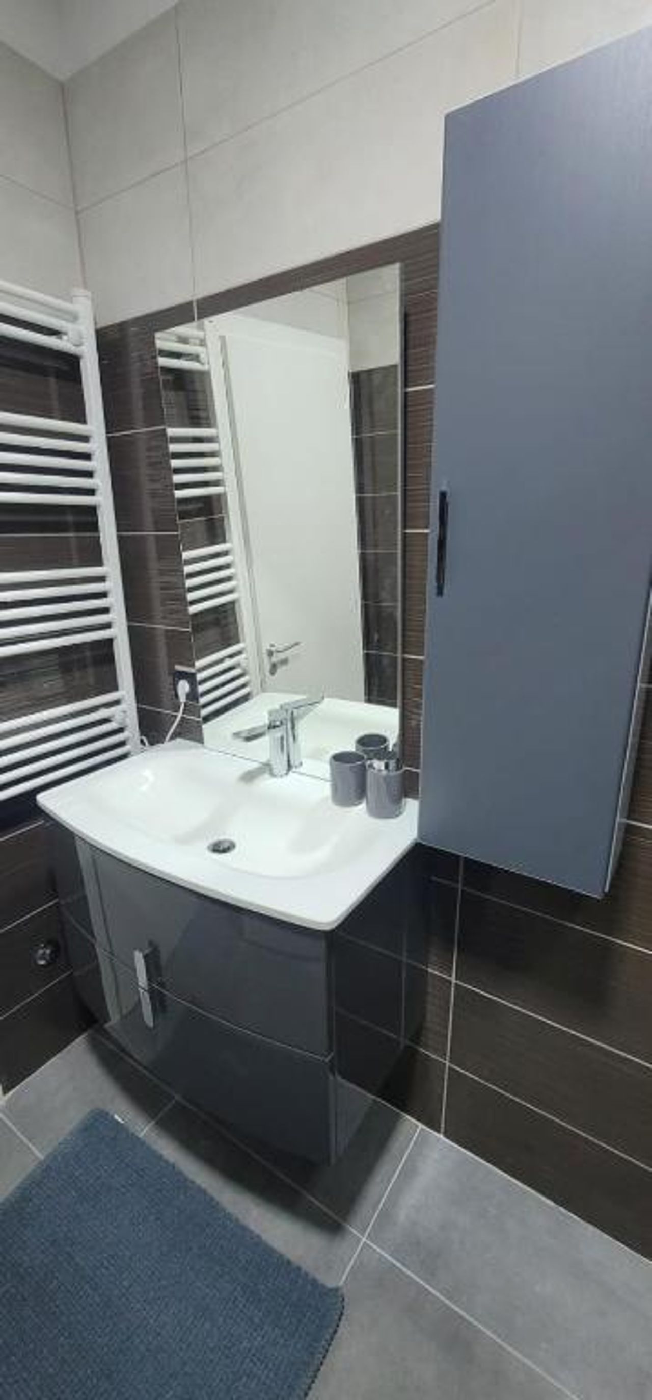New Modern and cozy classy 2 bedroom apartment