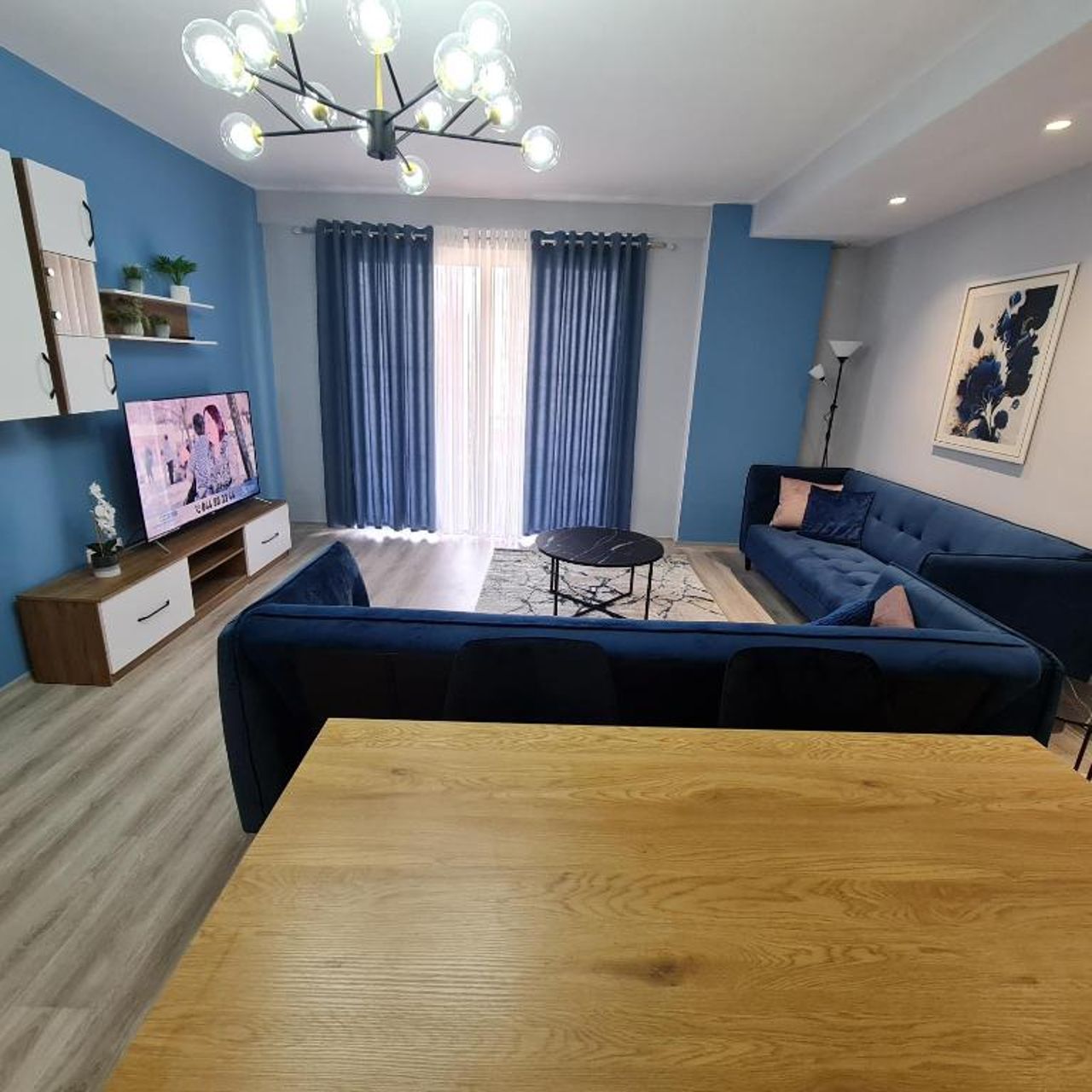 New Modern and cozy classy 2 bedroom apartment