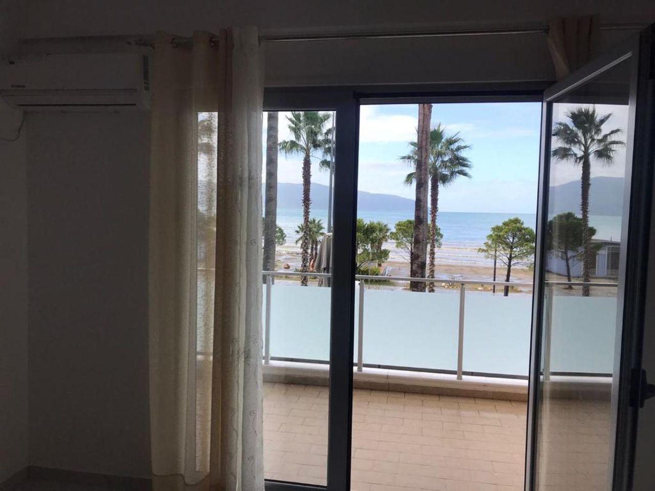 Sea Front Apartment Beach House