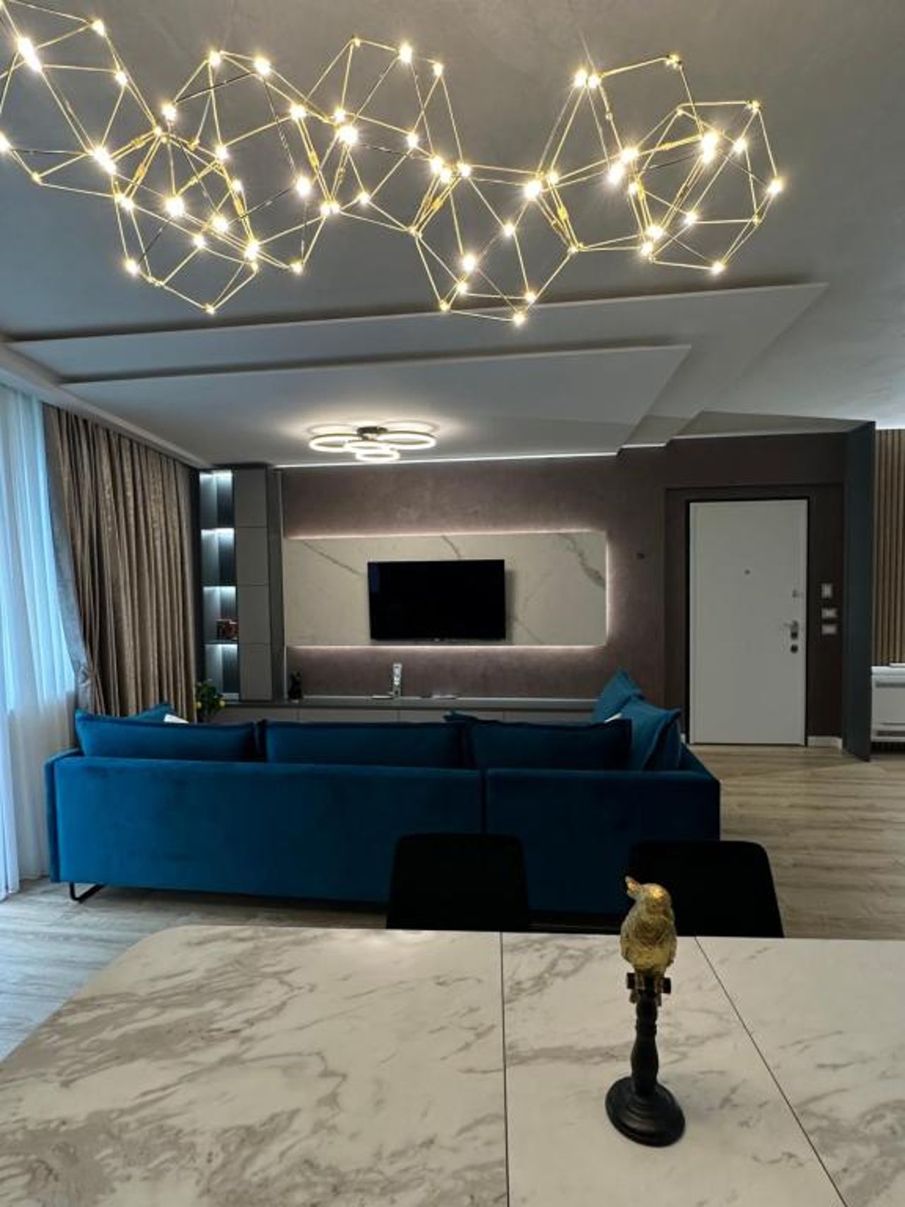 Golden Center Apartment