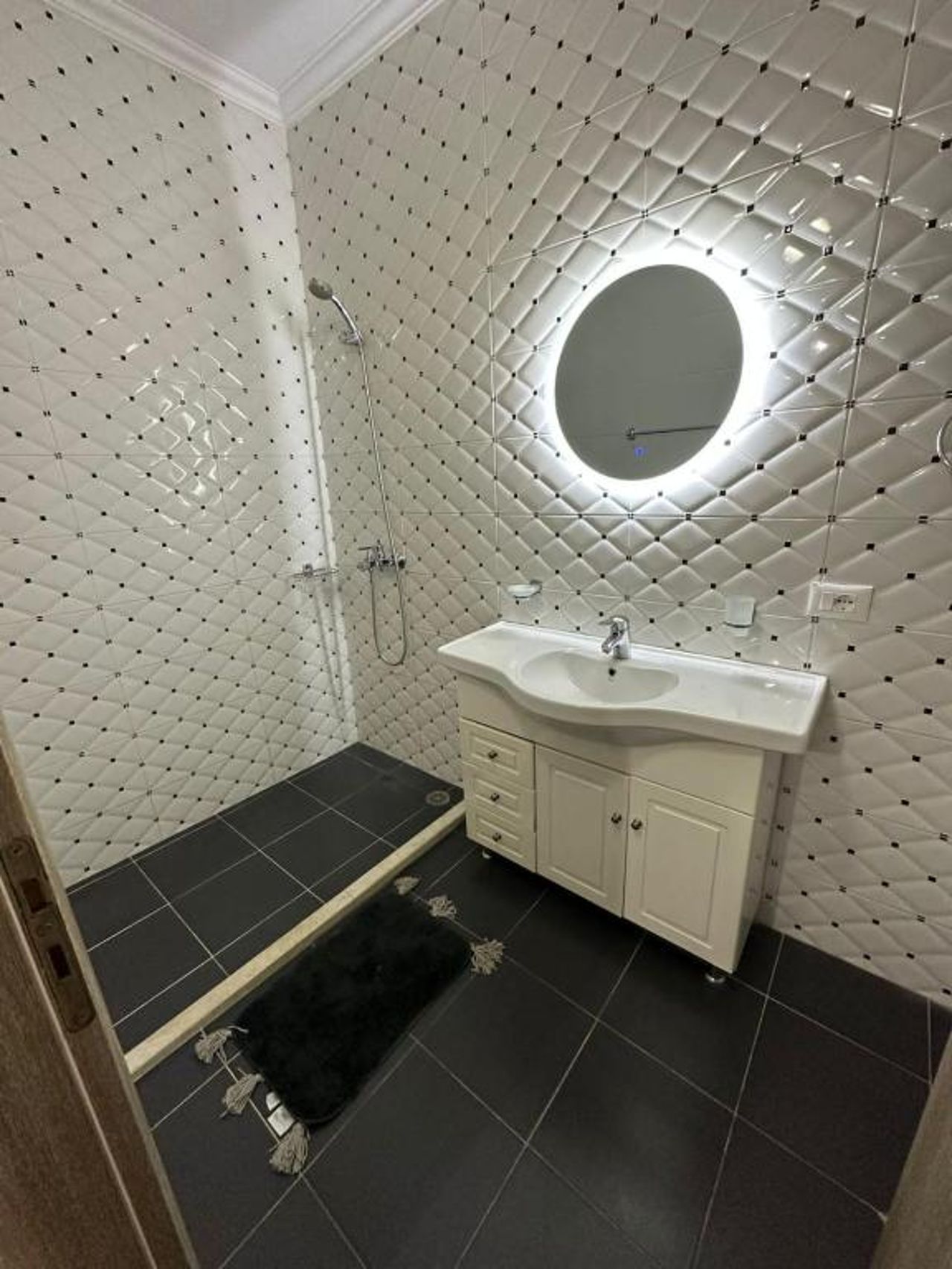 Luka Apartment in Sarande
