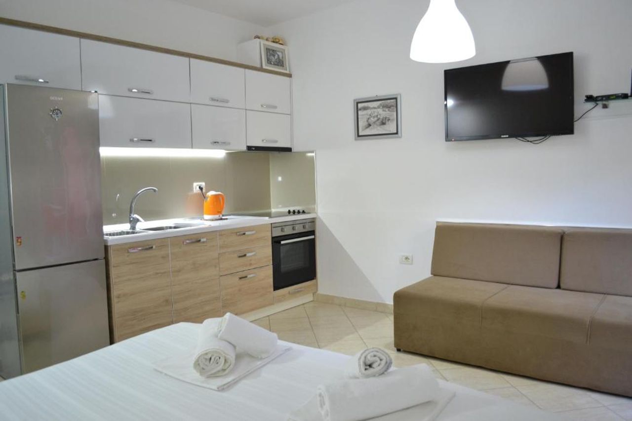 Seashell Art Decor Studio Modern,cosy,parking