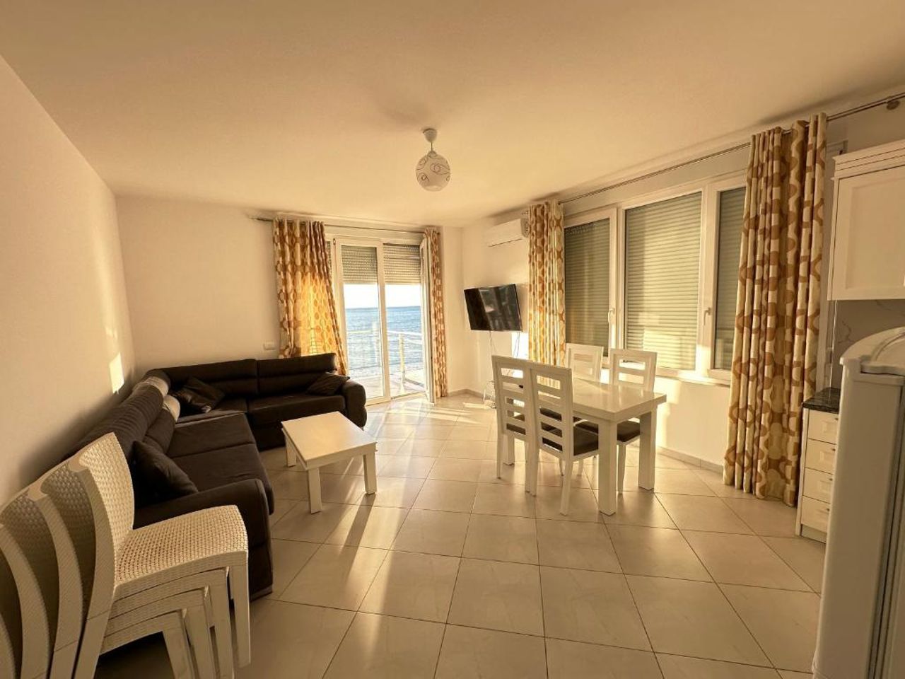 Neli's Apartments