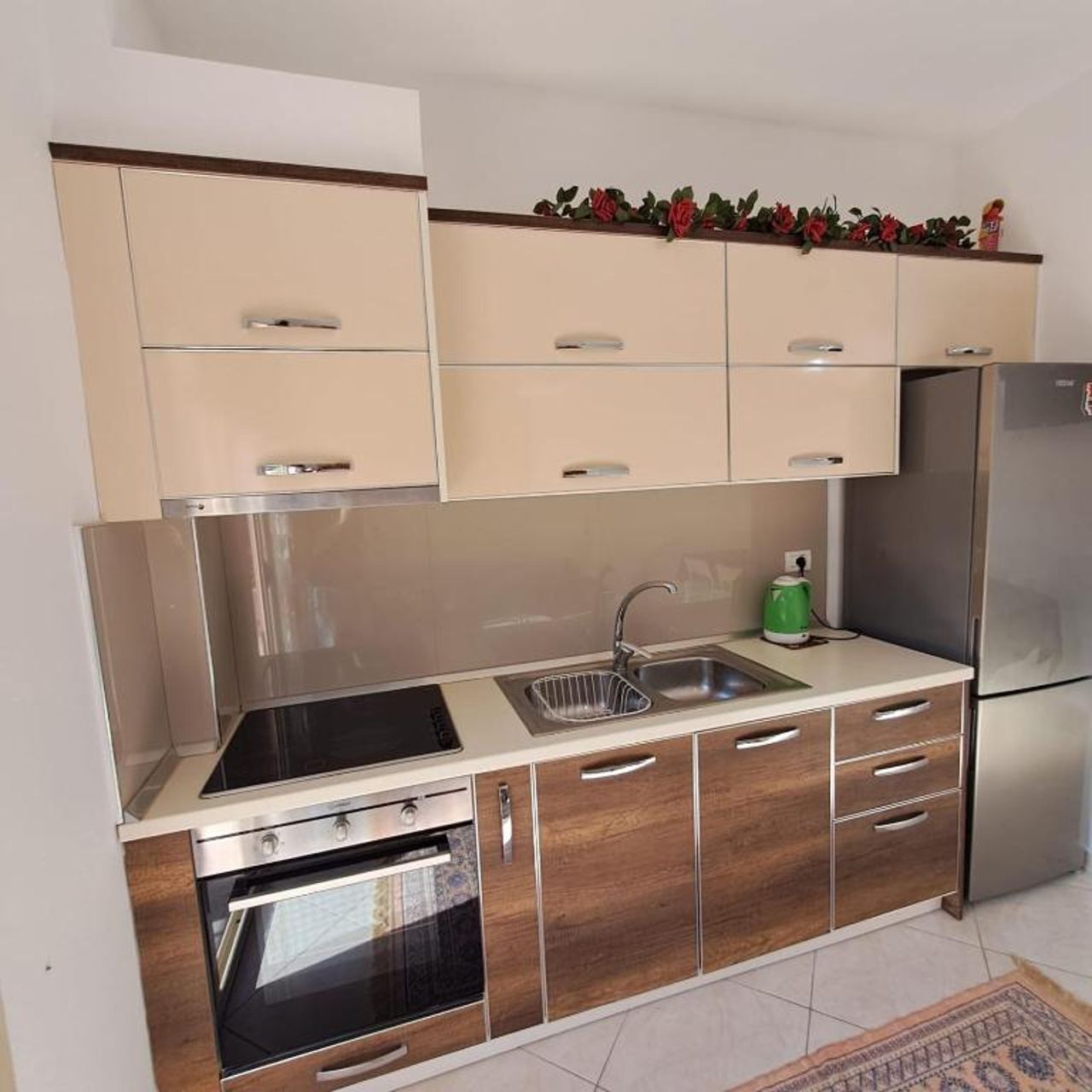 Flowers & Green 2 Bedrooms Apartment & Box Garage