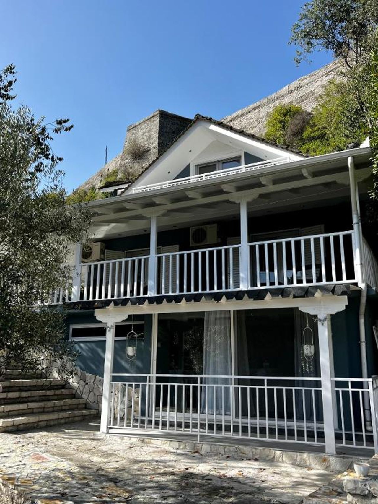 Villa Shehu