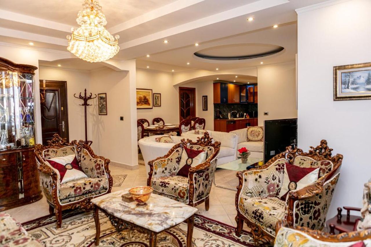 Spacious City Paradise - 3BR Apt in the Heart of Tirana
