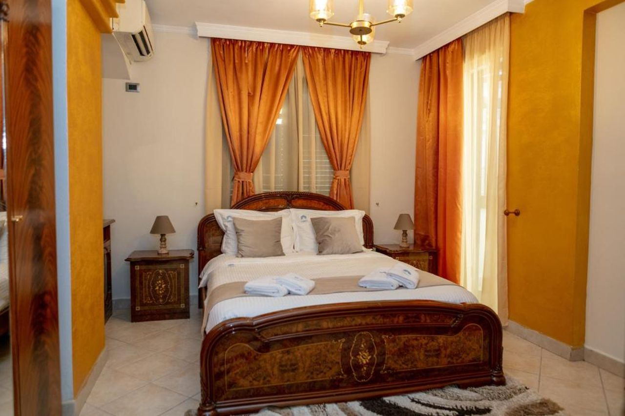Spacious City Paradise - 3BR Apt in the Heart of Tirana