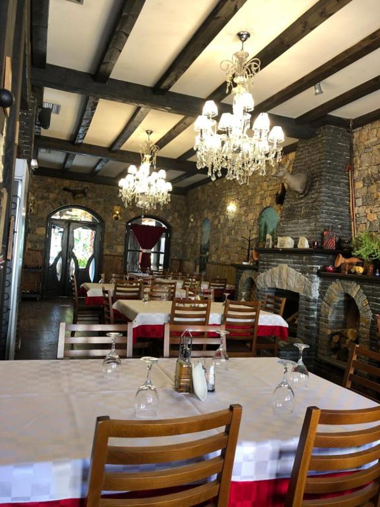 Hotel Ambassador Voskopojë