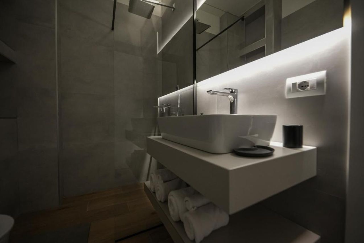 Ral Apartments
