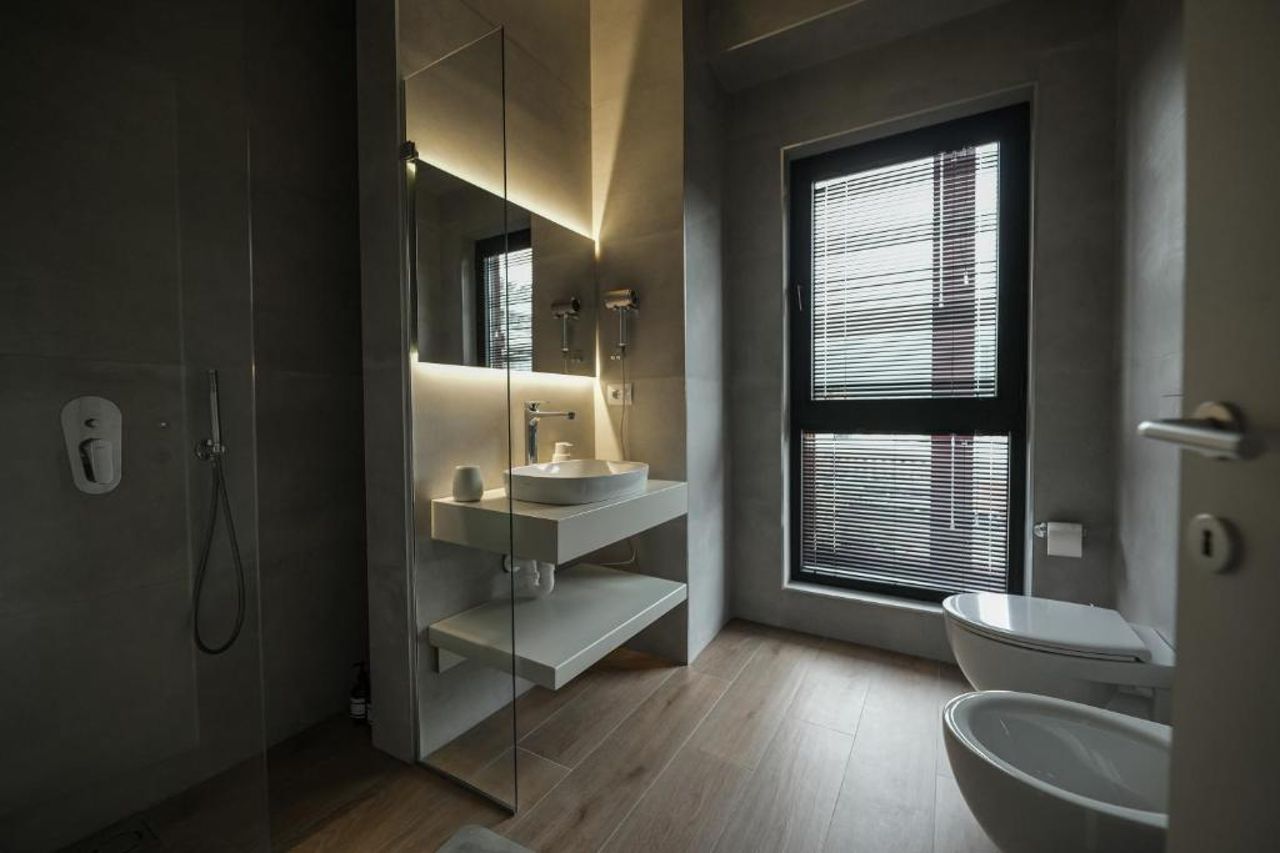 Ral Apartments
