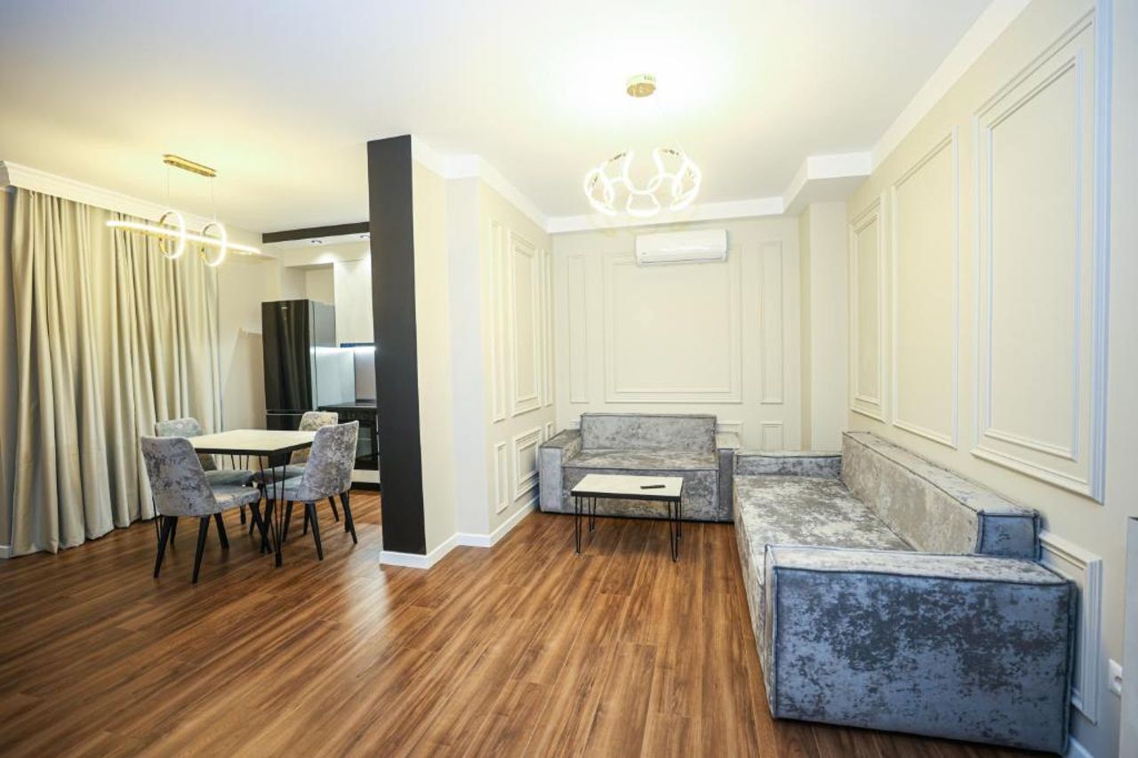 Miku Apartment - Charming One Bedroom At Komuna e Parisit