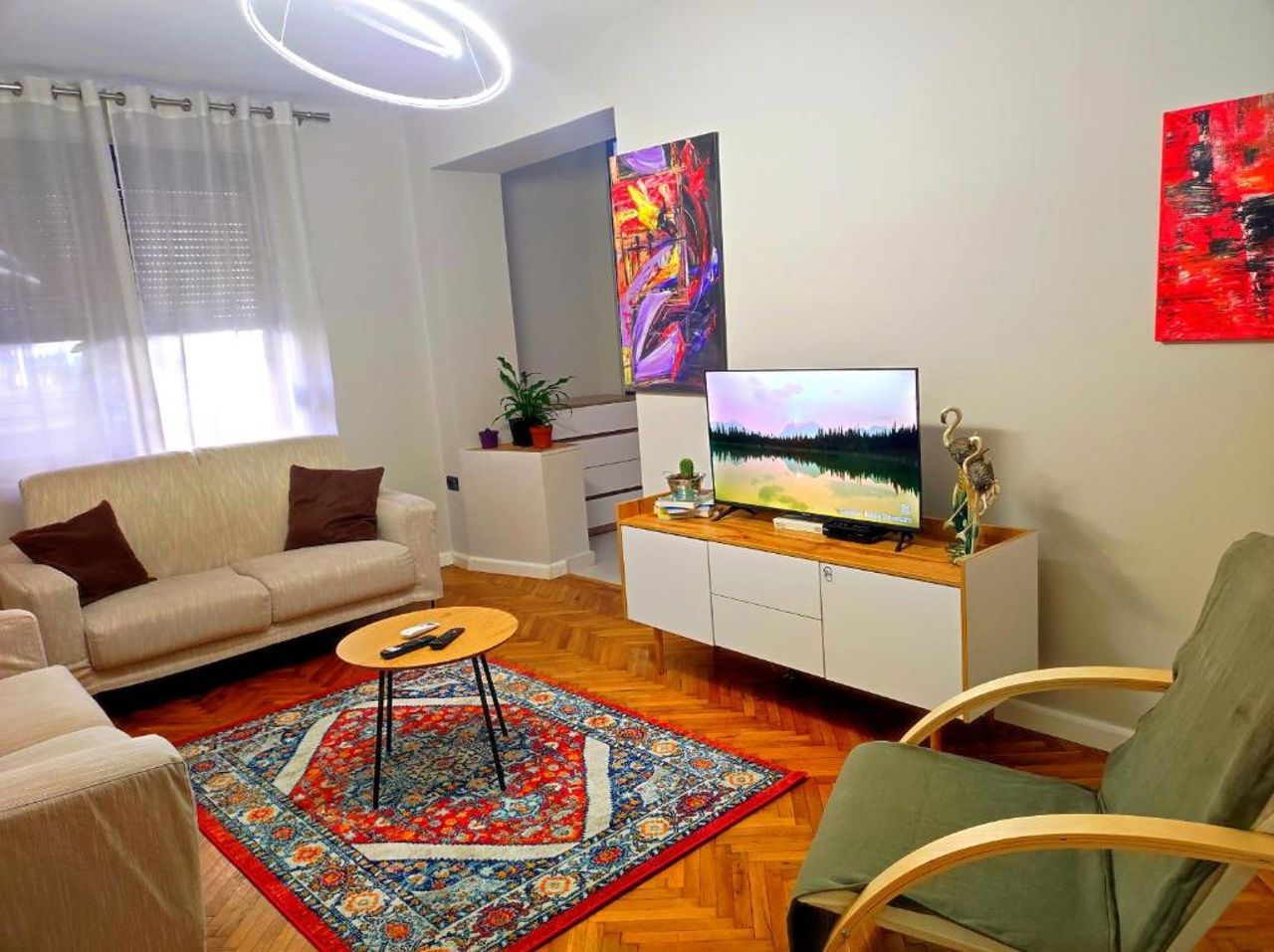 Central & Comfy 2 BR Apartment