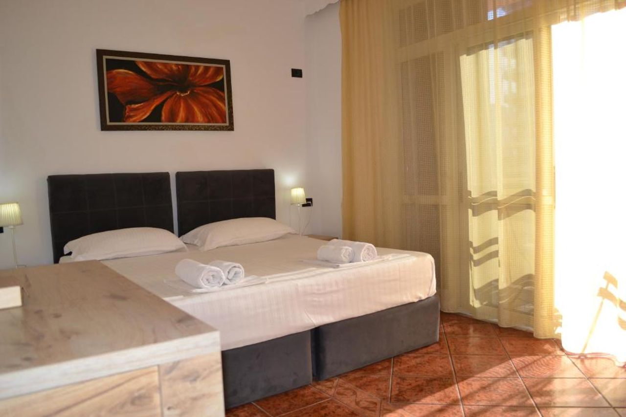 City & Harbour at the Door 2 Bedrooms Central Apartment