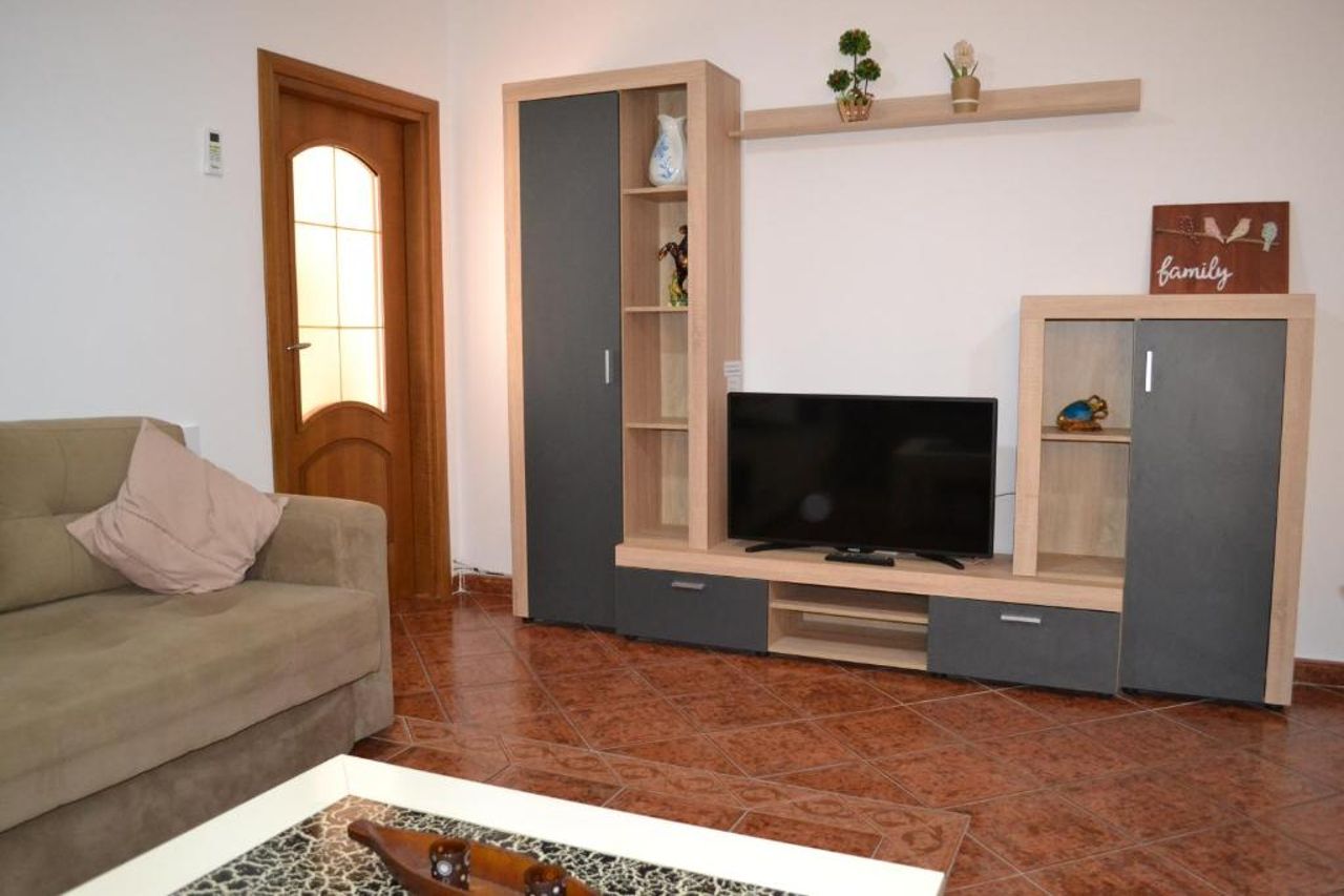City & Harbour at the Door 2 Bedrooms Central Apartment