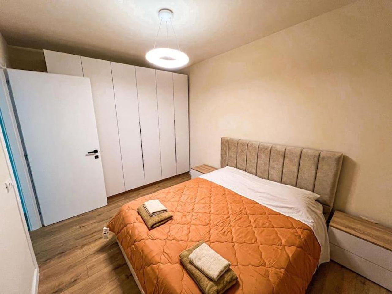 Cozy City Centre Rest 2BR