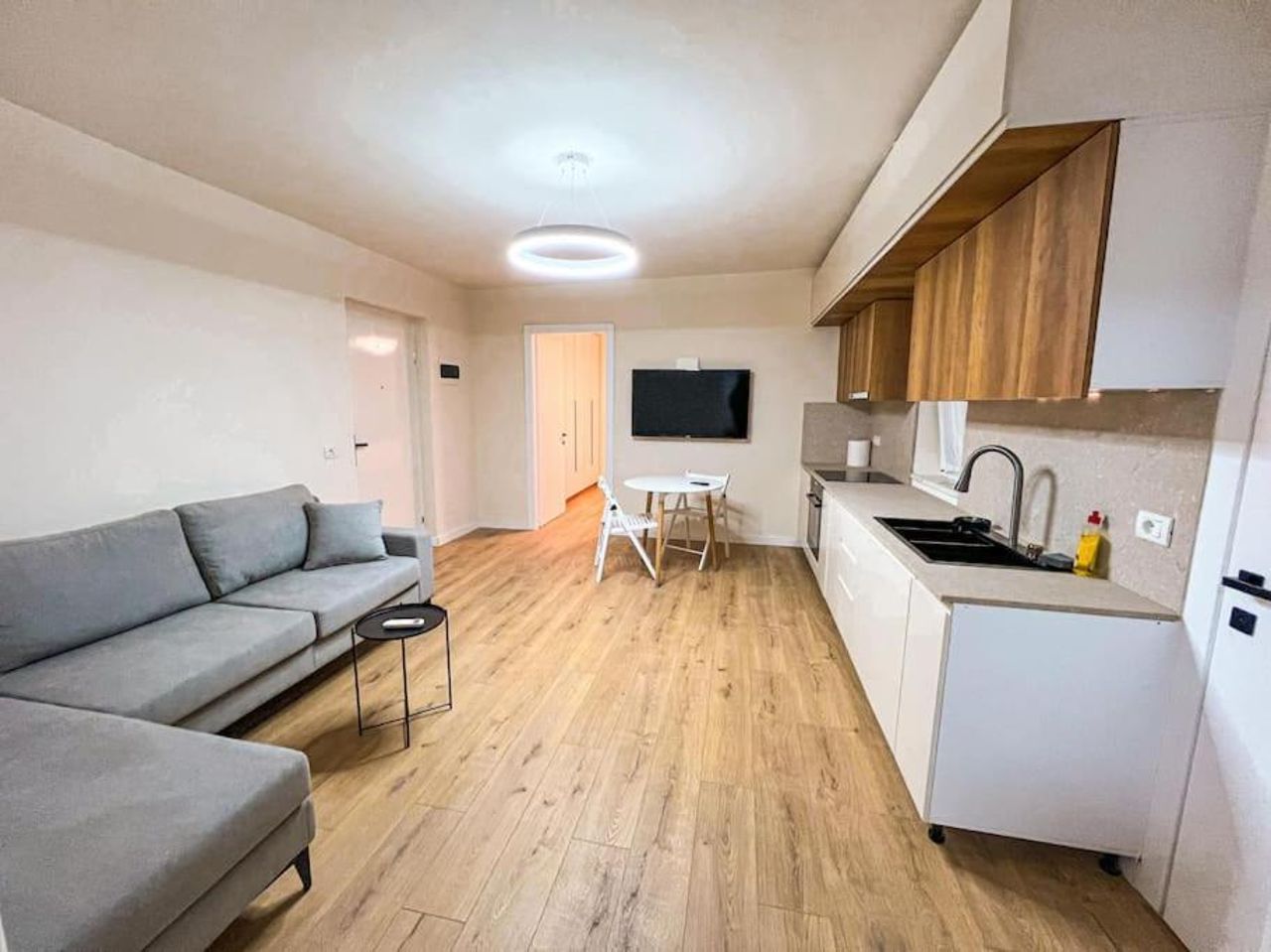 Cozy City Centre Rest 2BR