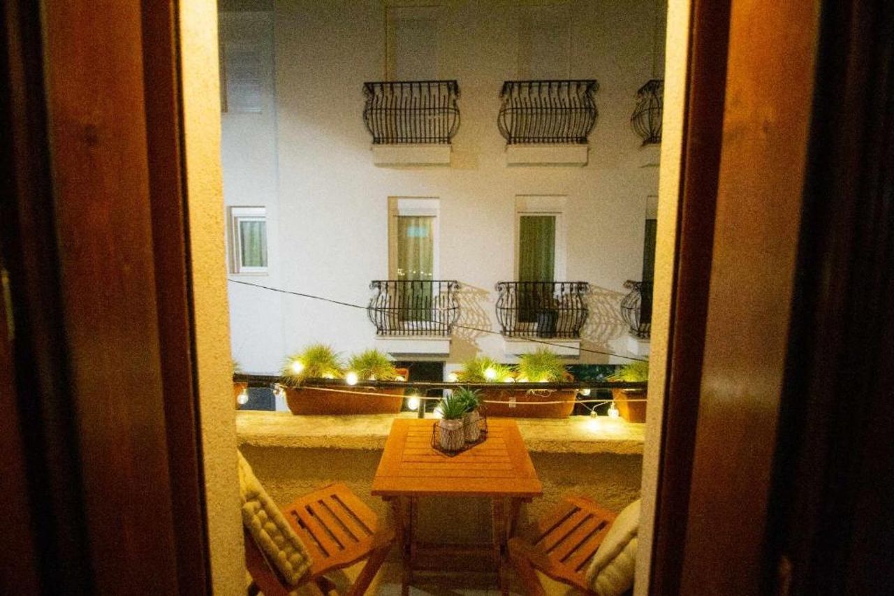 Villa Elezi 2
