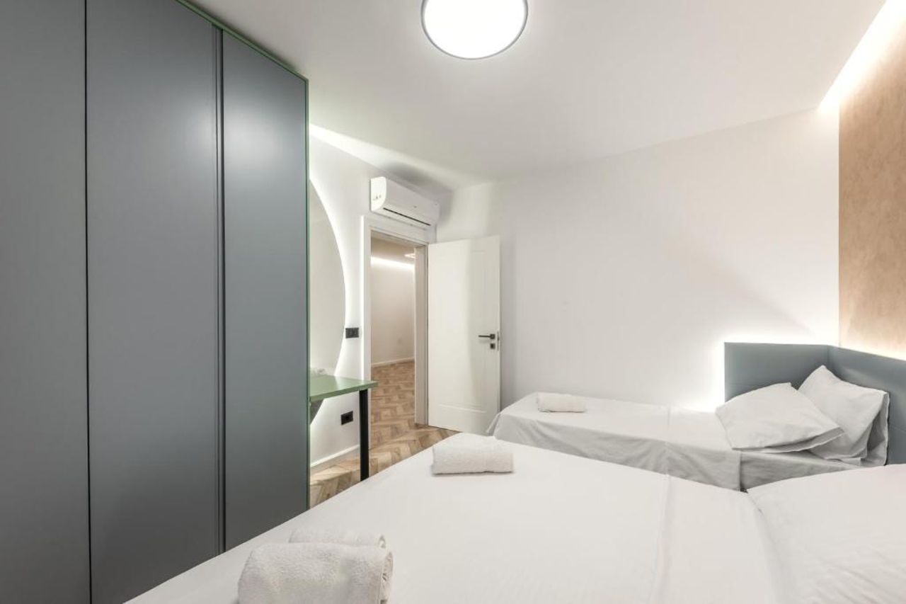 Modern Beachside Apartment 100Mbs