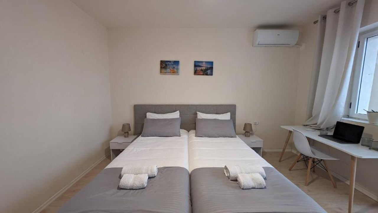 Modern Cozy Apartment 10 Min Walk to Skanderbeg Square