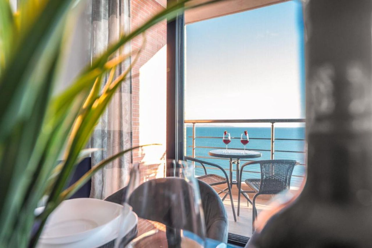 Luxurious Seaview Apartment with Jacuzzi