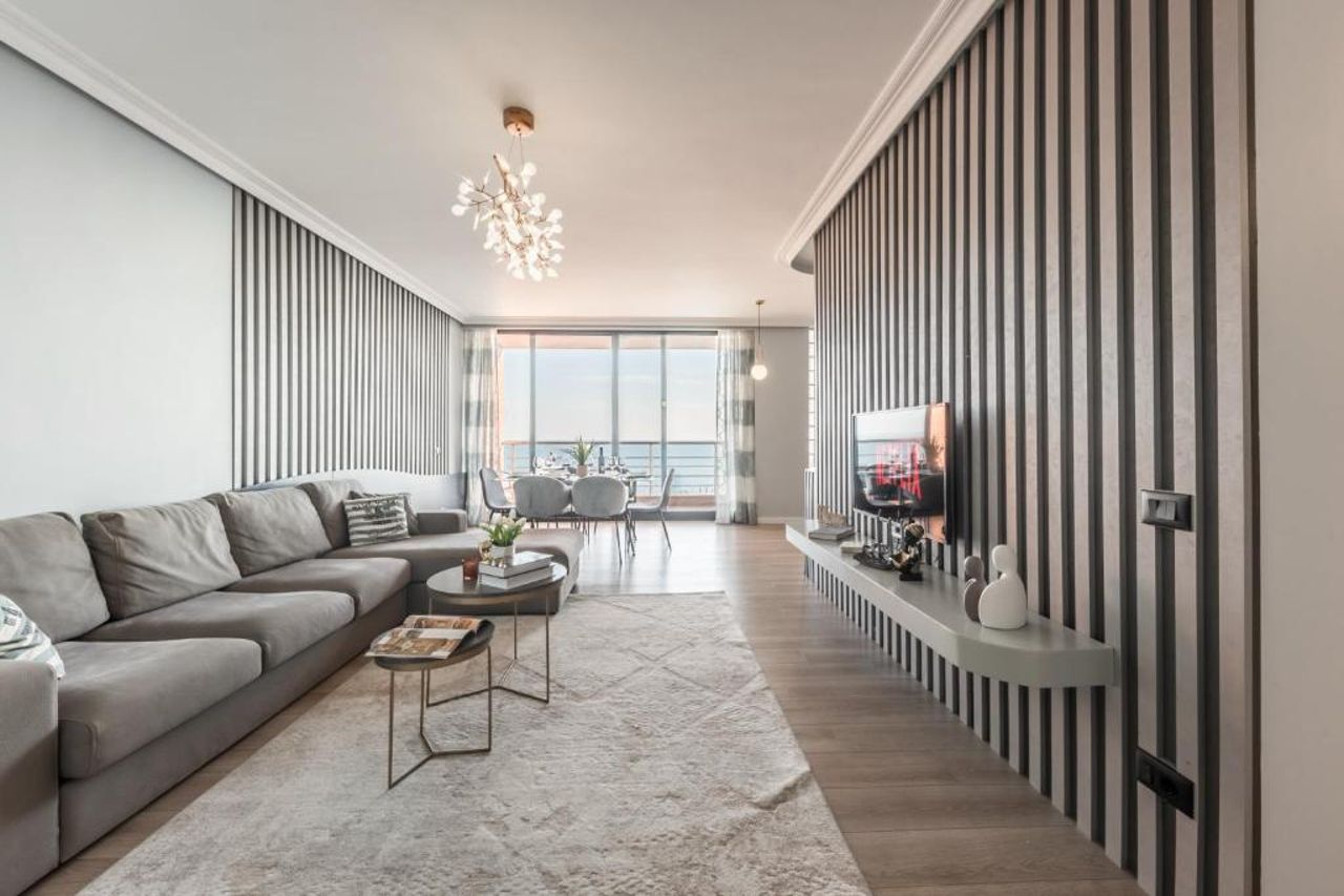 Luxurious Seaview Apartment with Jacuzzi