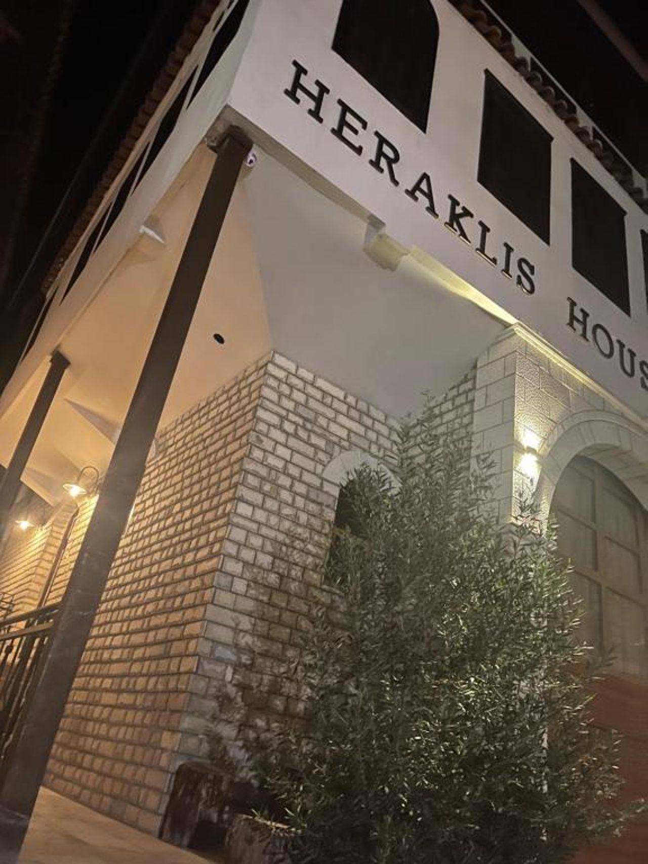 Heraklis Hotel