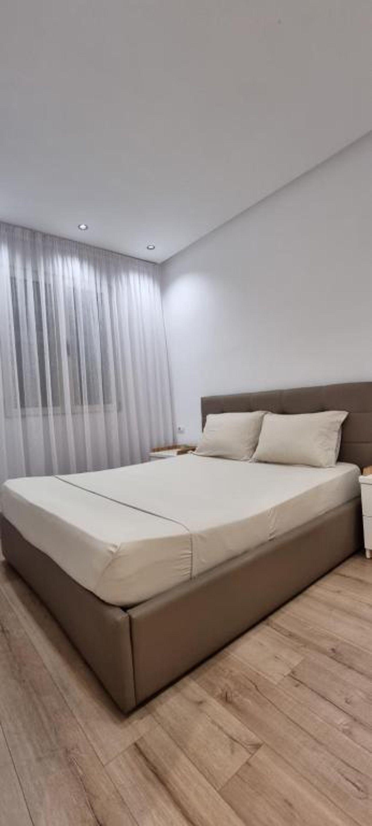 Alle's Komuna Parisit lux apartment