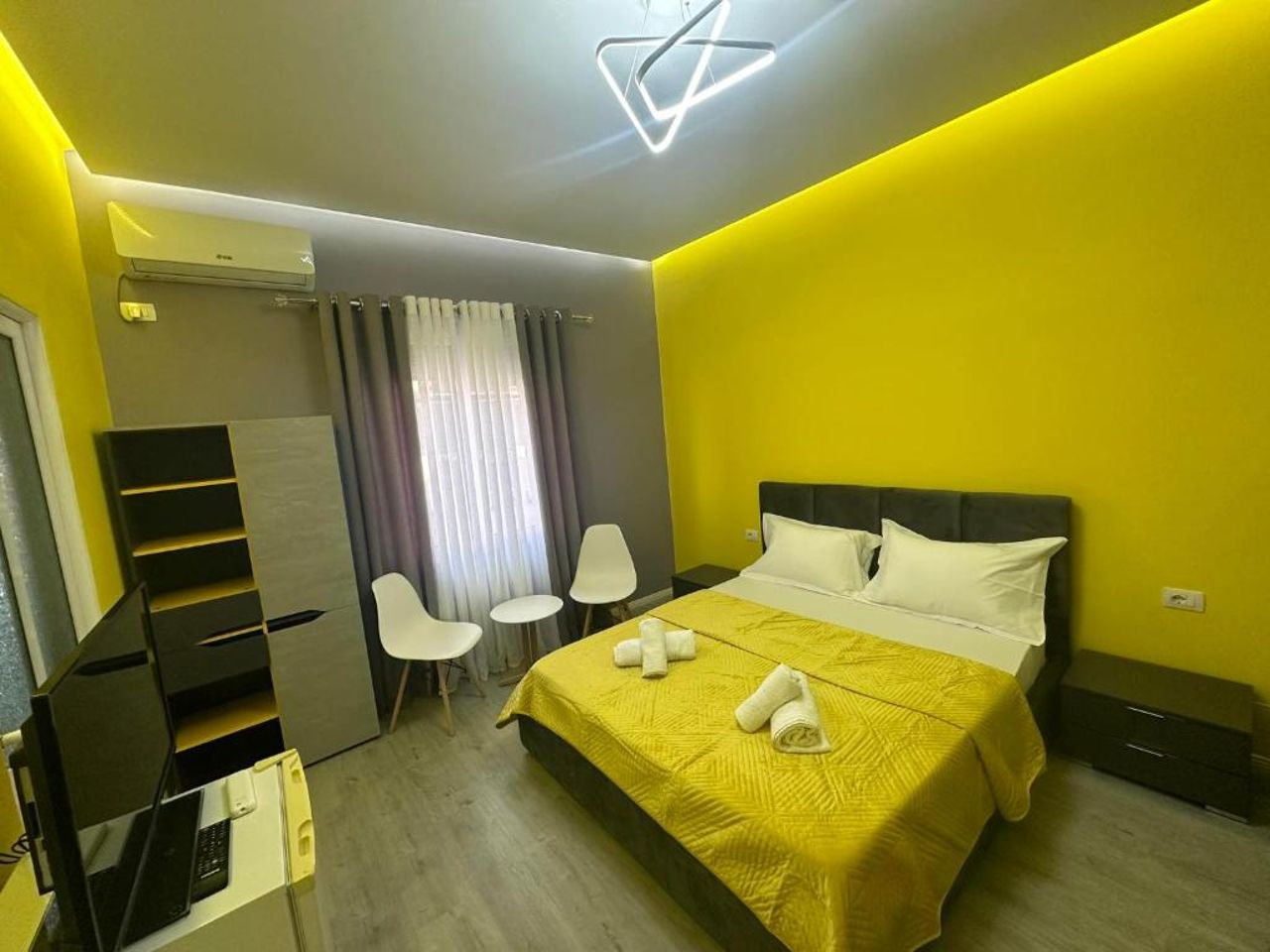 Algen Room's