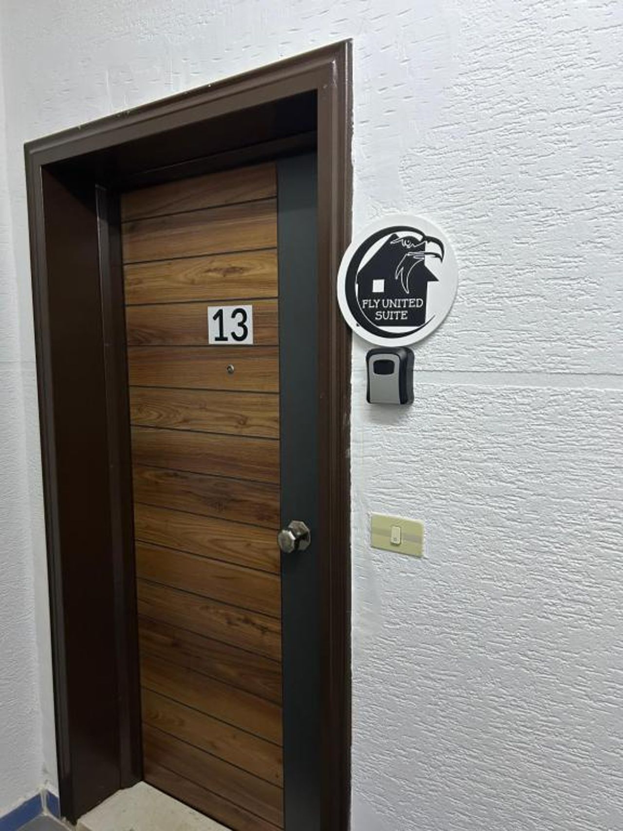 FLY UNITED suite 4