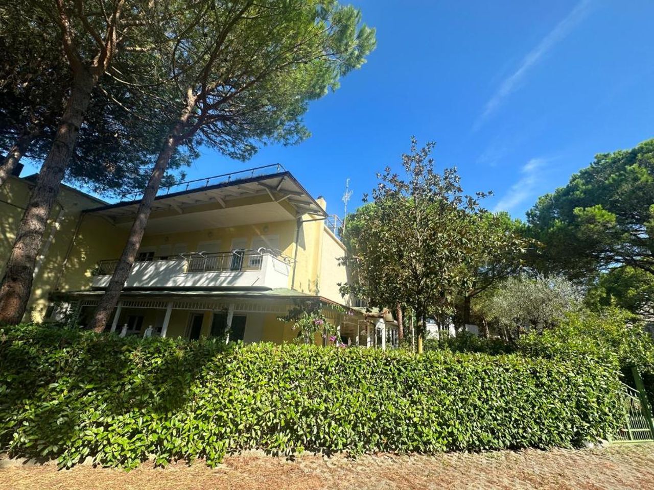Villa Shera
