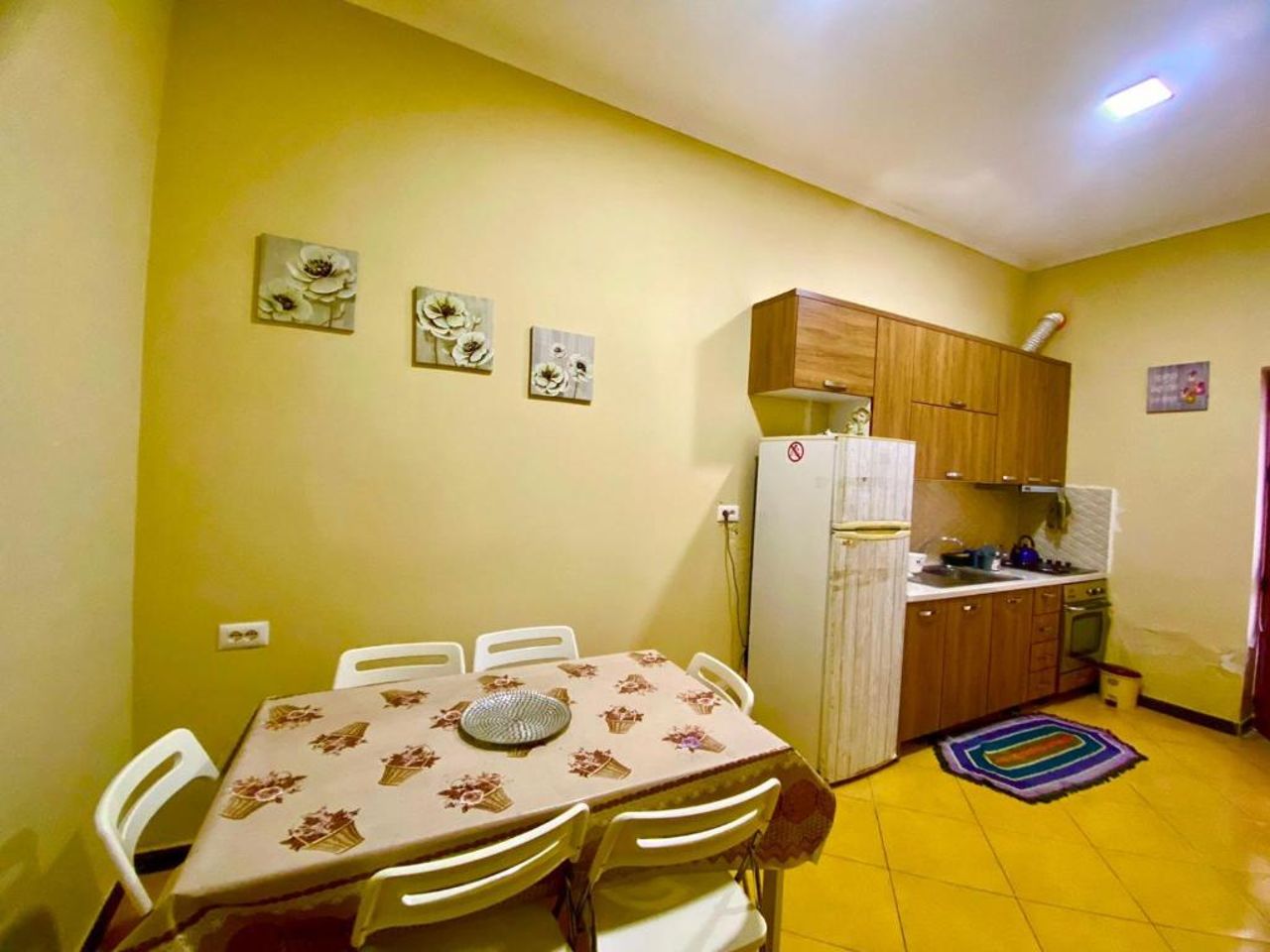 Rent Room - Reni