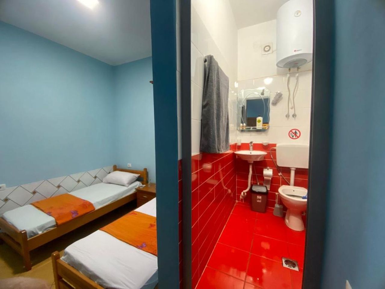 Rent Room - Reni