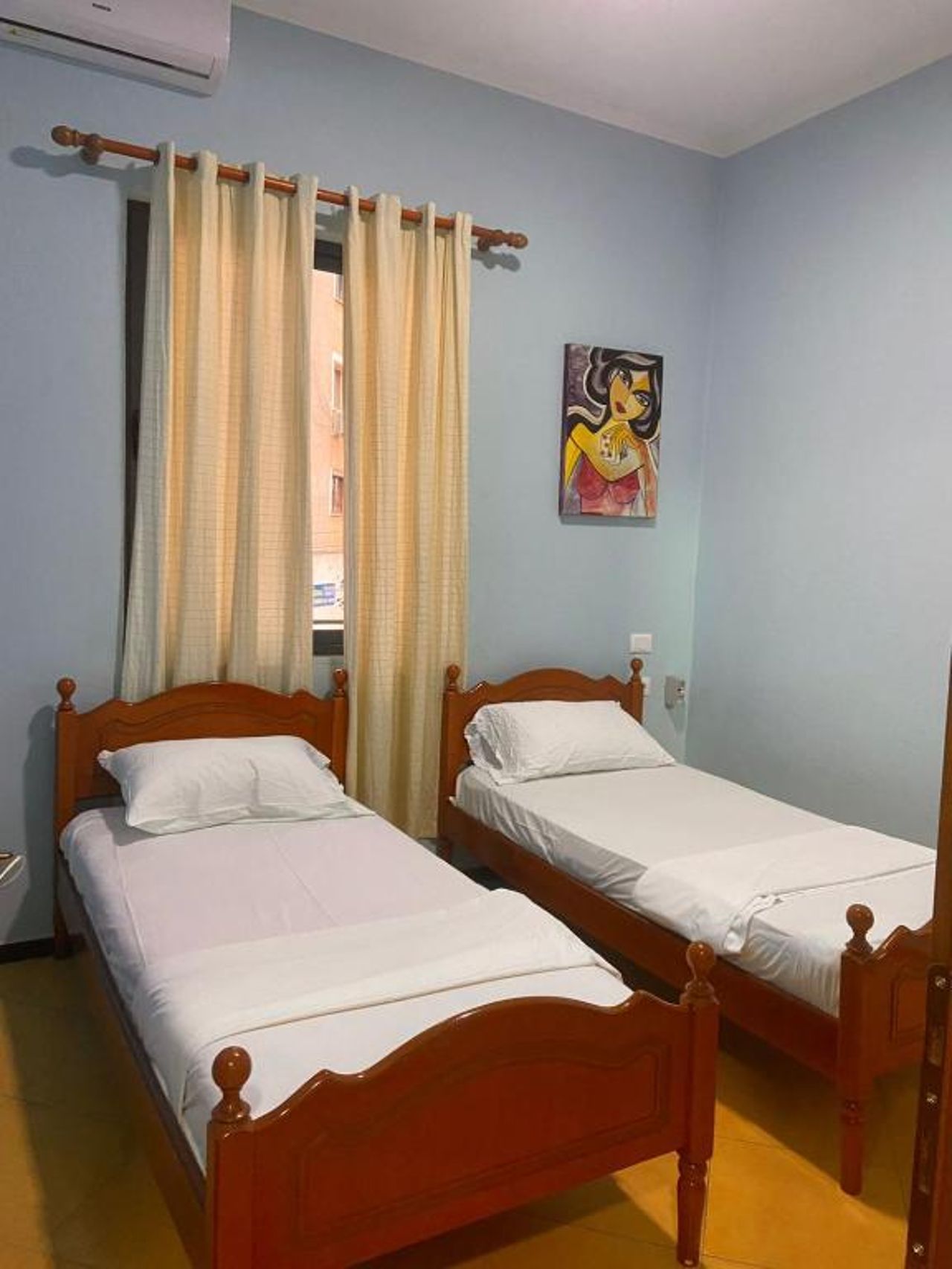 Rent Room - Reni