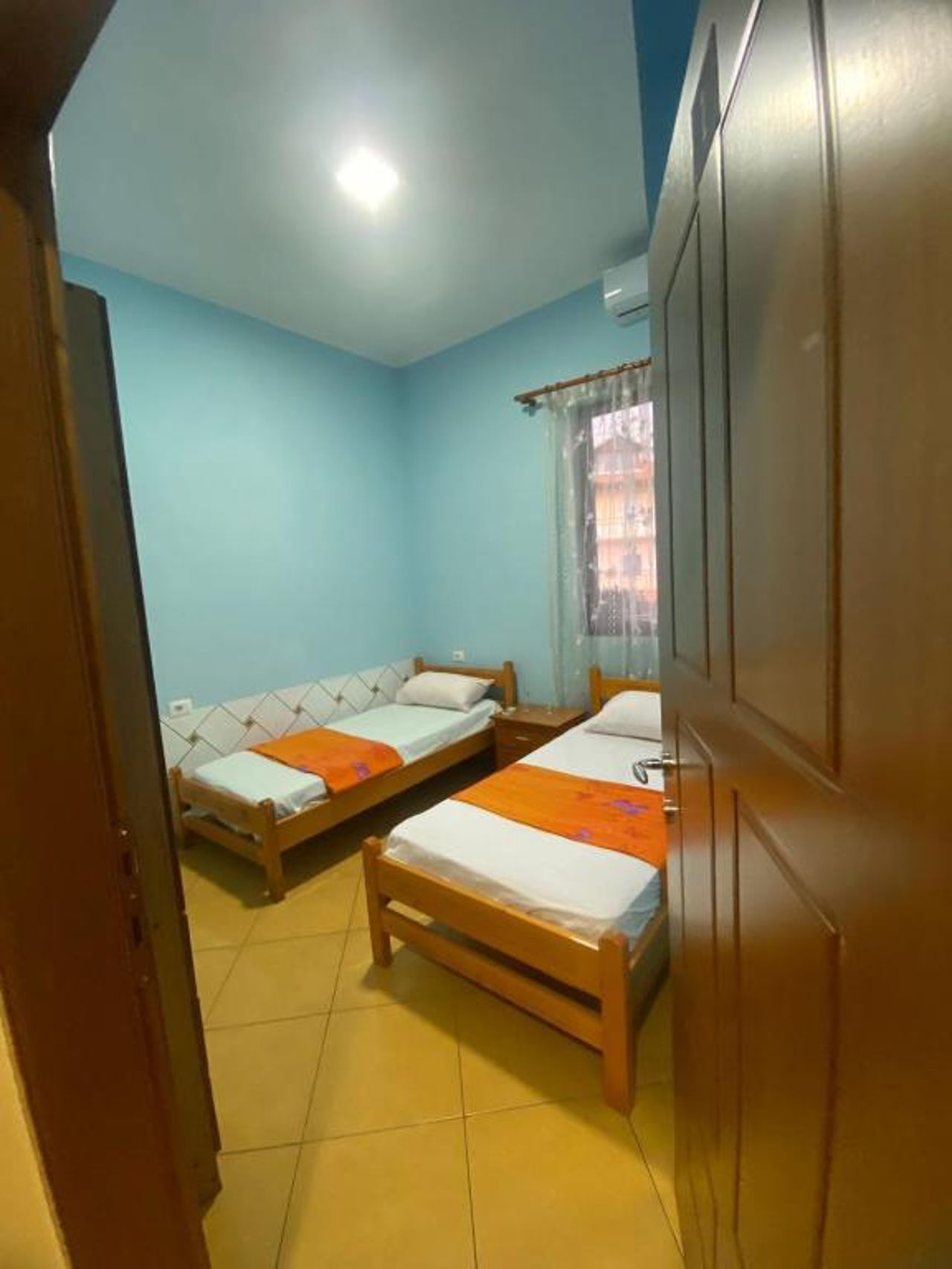 Rent Room - Reni