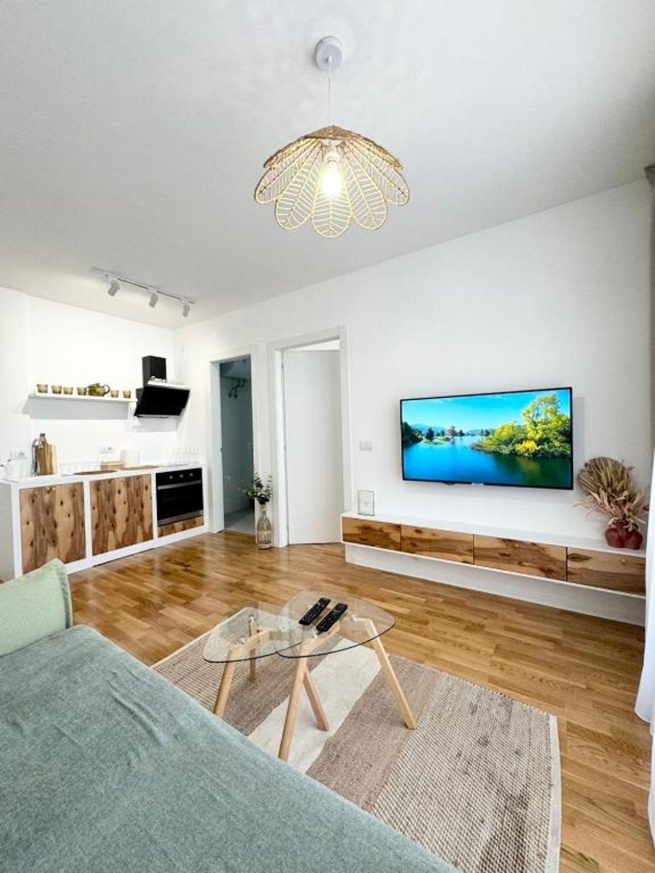 Green Terrace Apartment 8