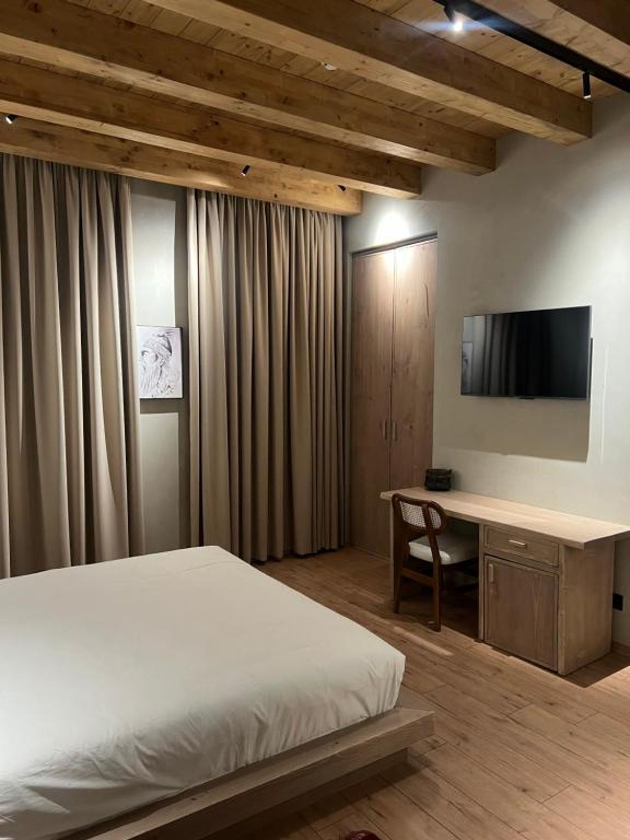Faces & Places Boutique Hotel
