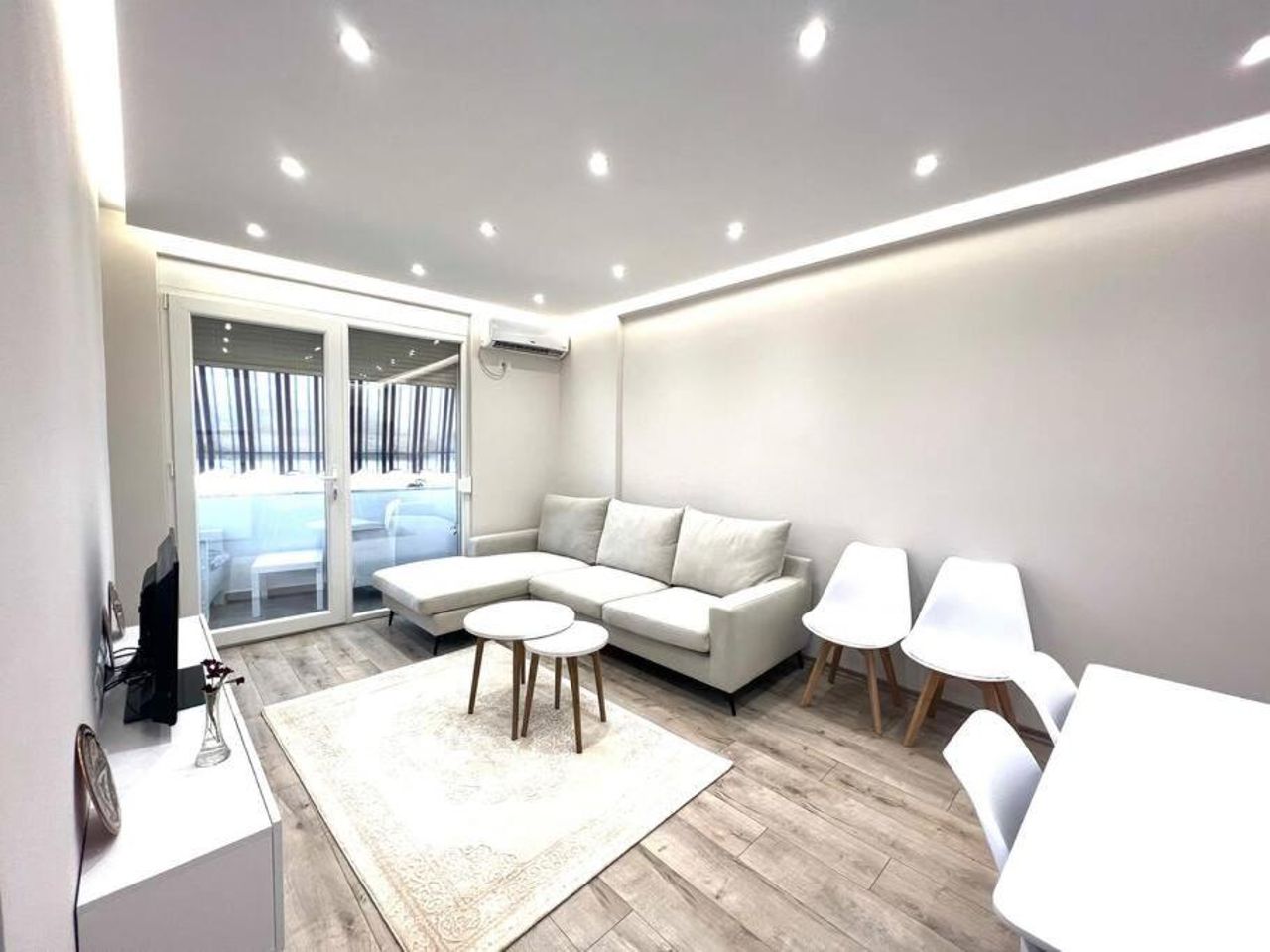 White Melody Apartment