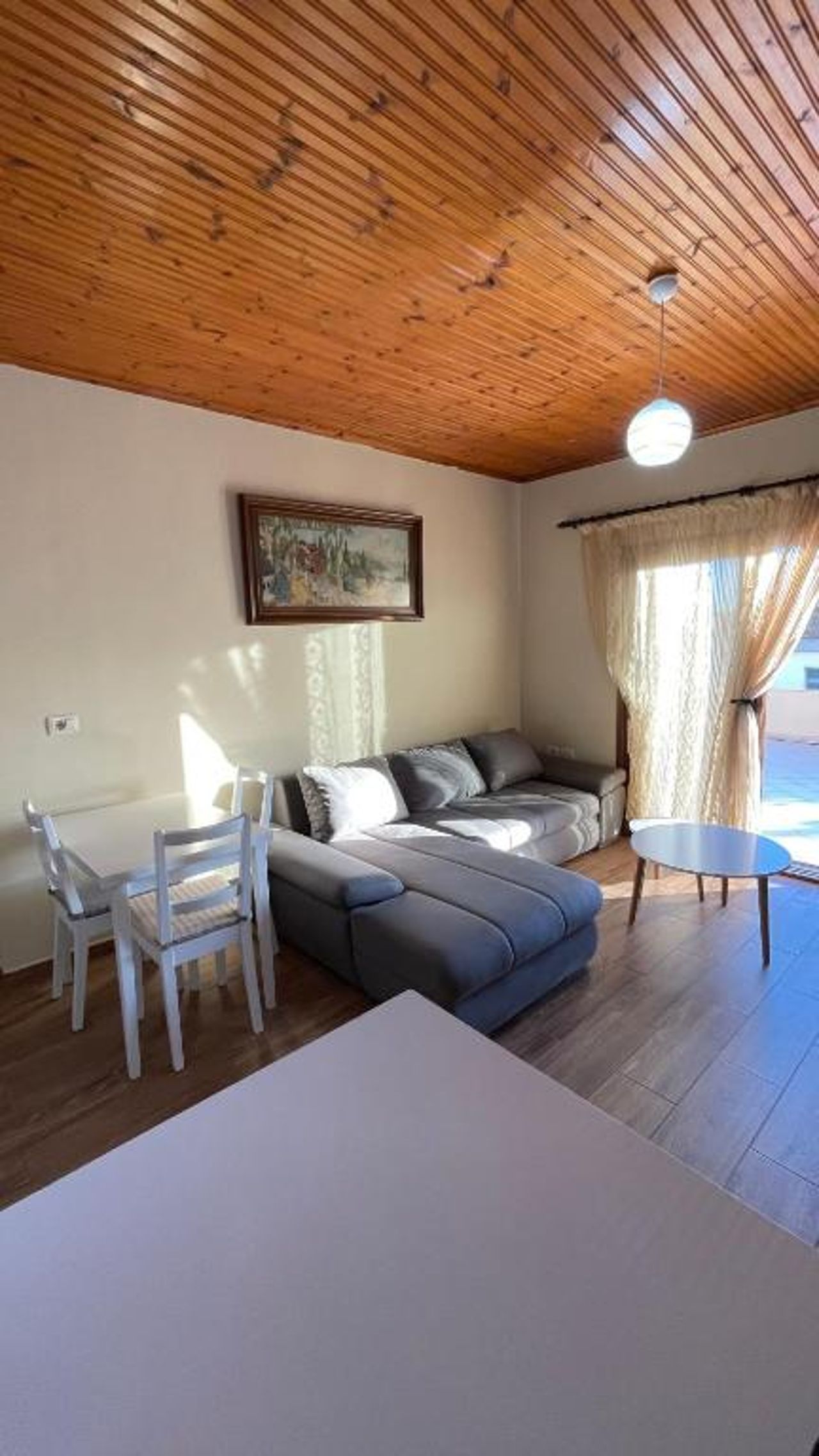 July Seaview Apartment