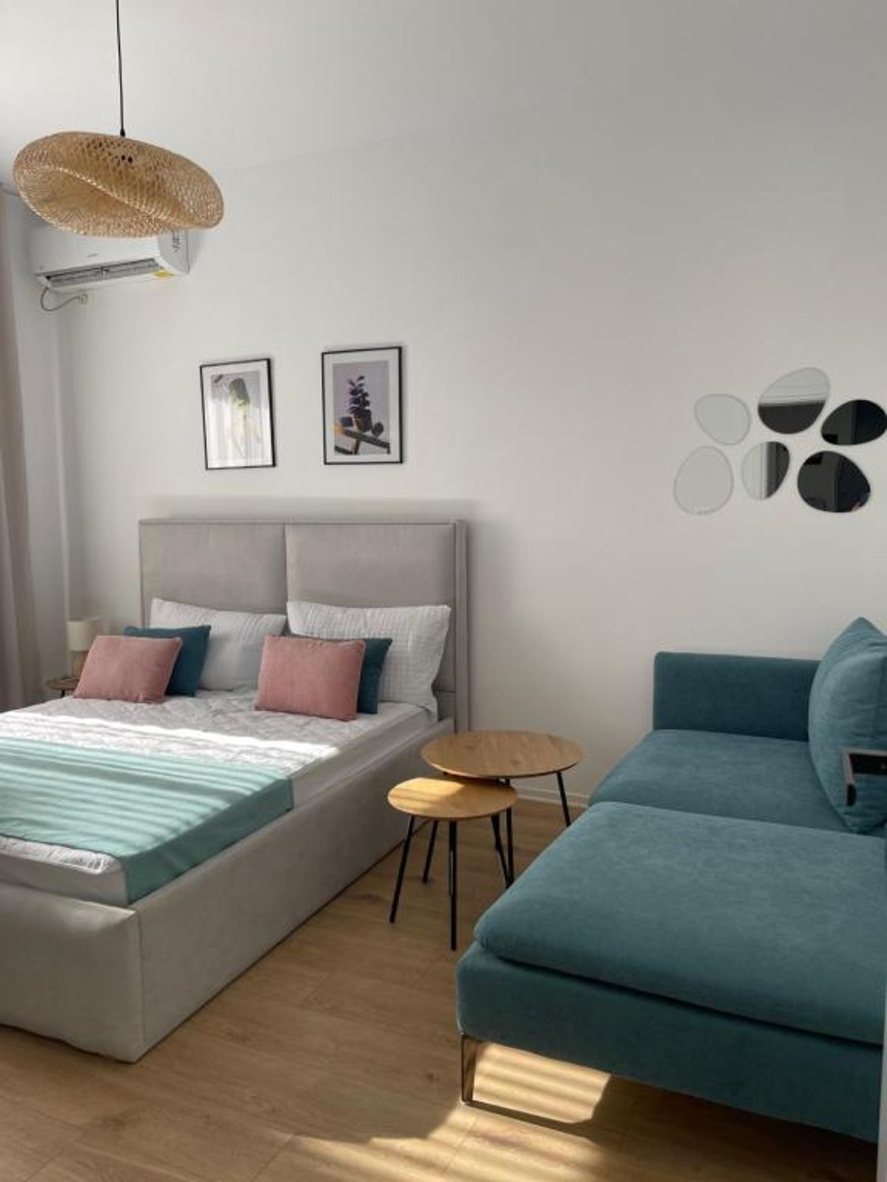 Sunny City Center Apartment