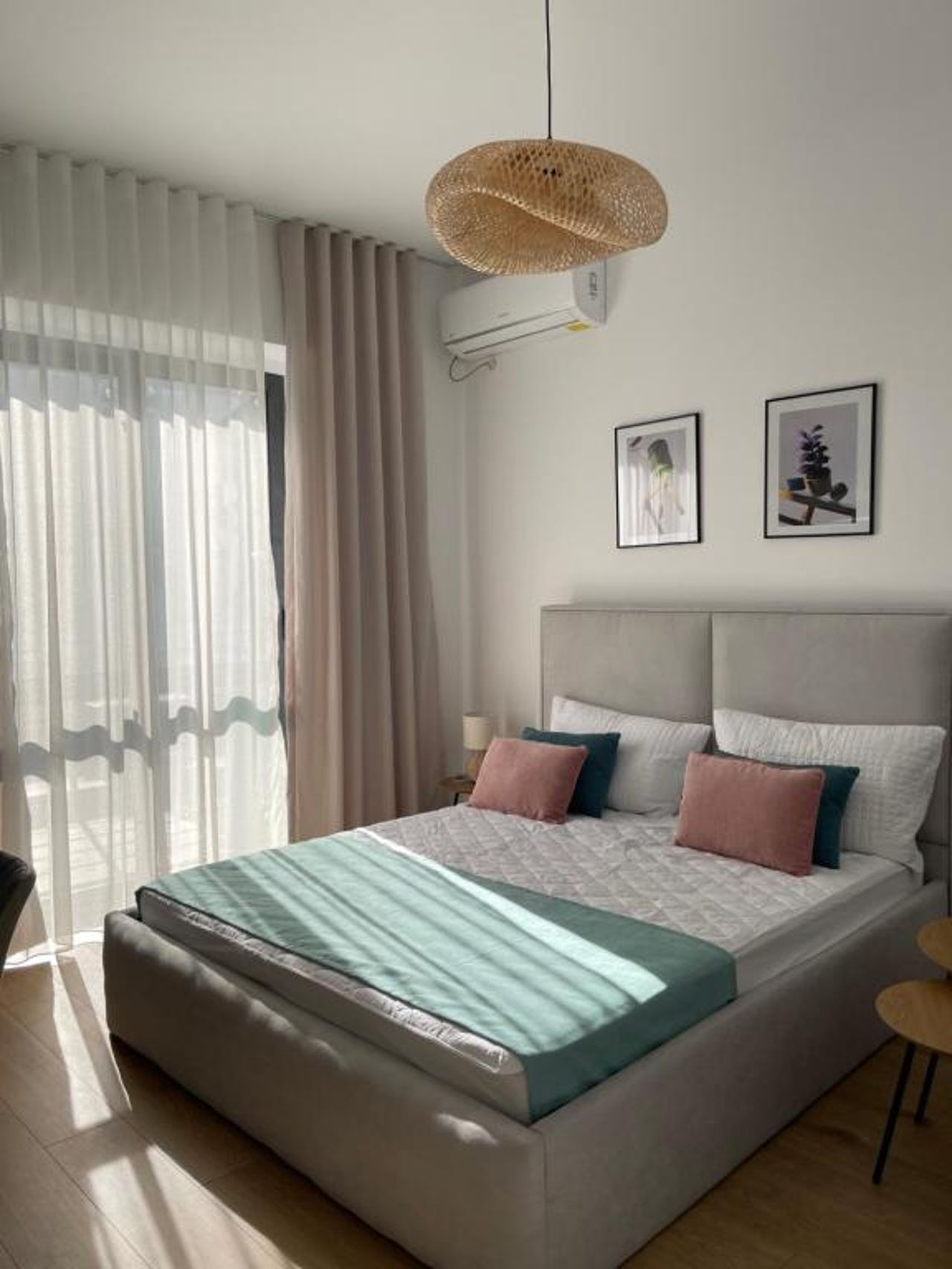 Sunny City Center Apartment