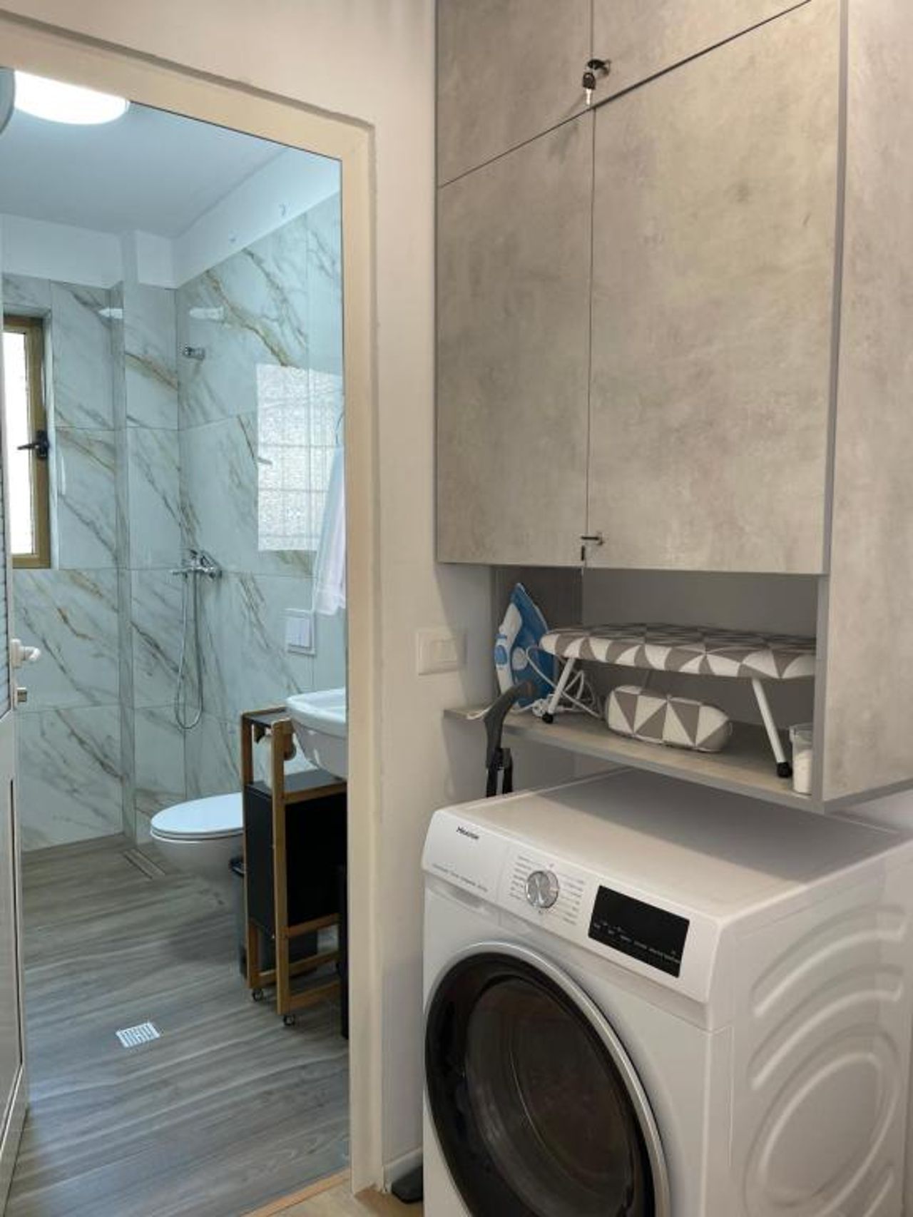 Sunny City Center Apartment