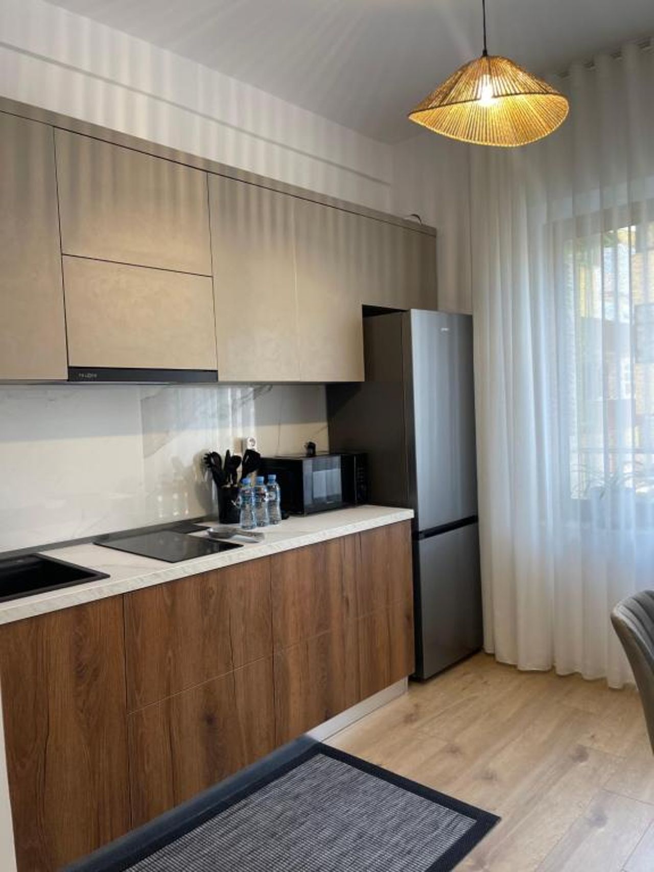 Sunny City Center Apartment