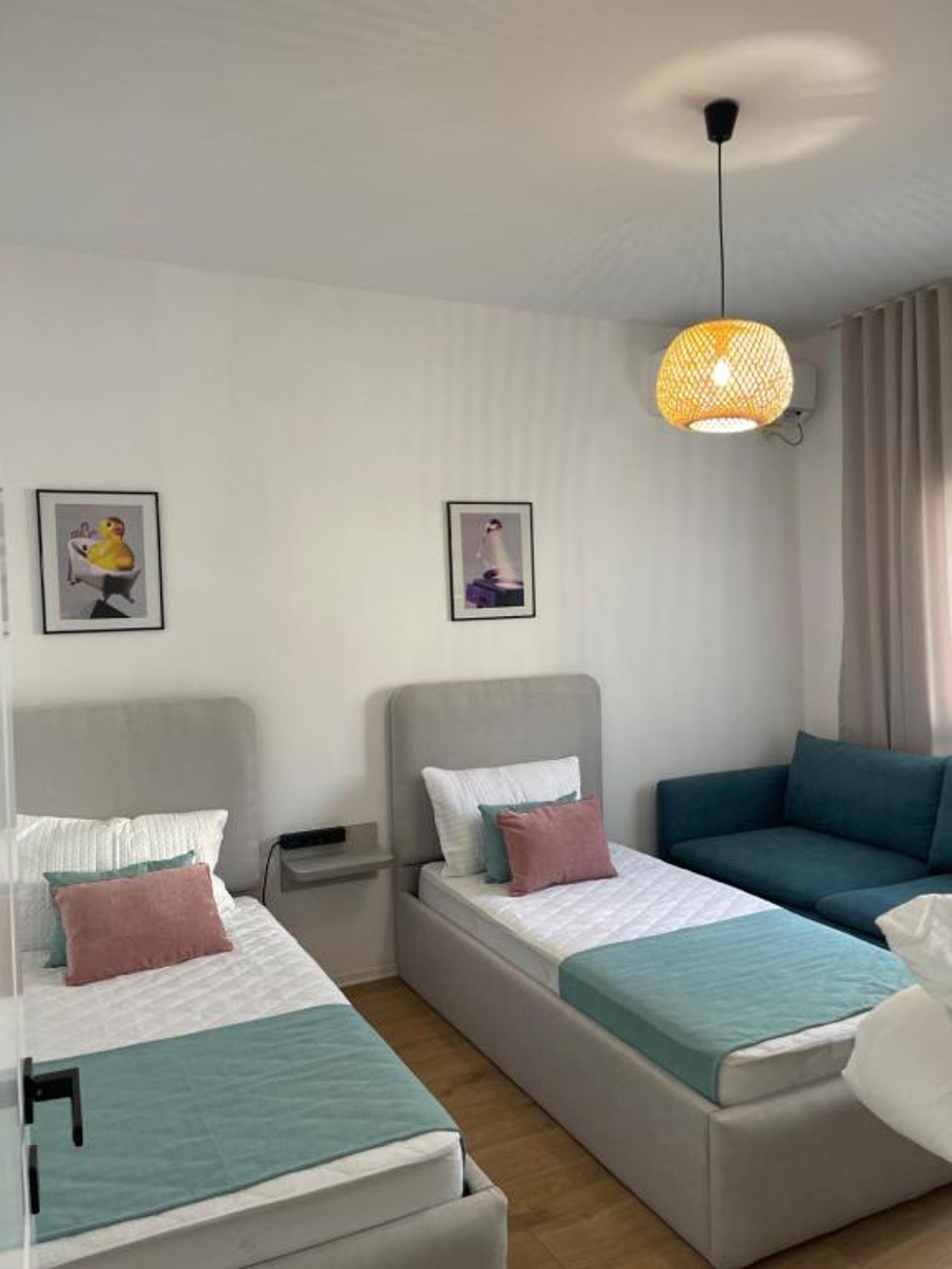 Sunny City Center Apartment