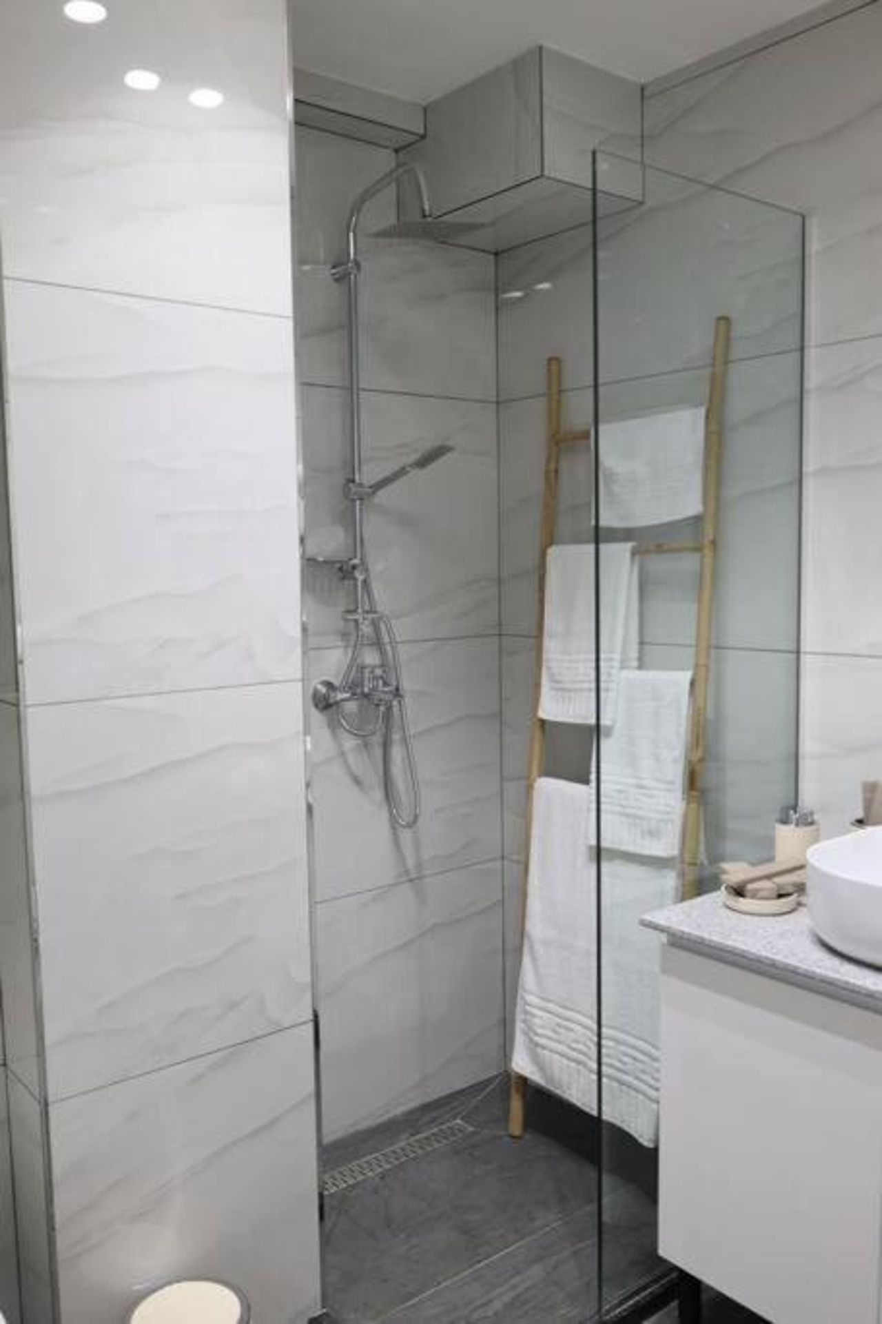 Hira City Center Apartment 2