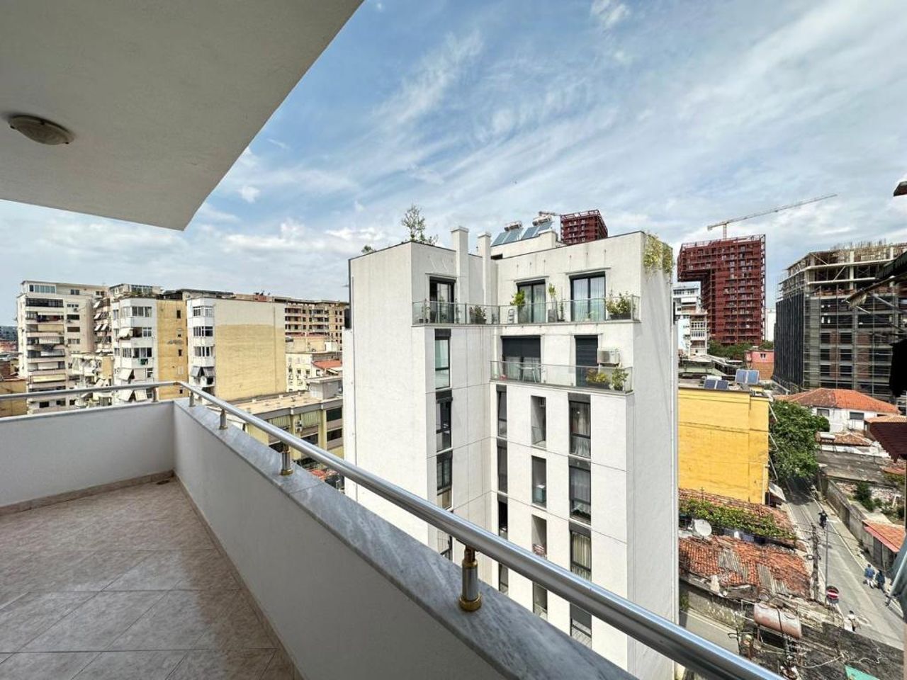 Plis Apartment Myslym Shyri