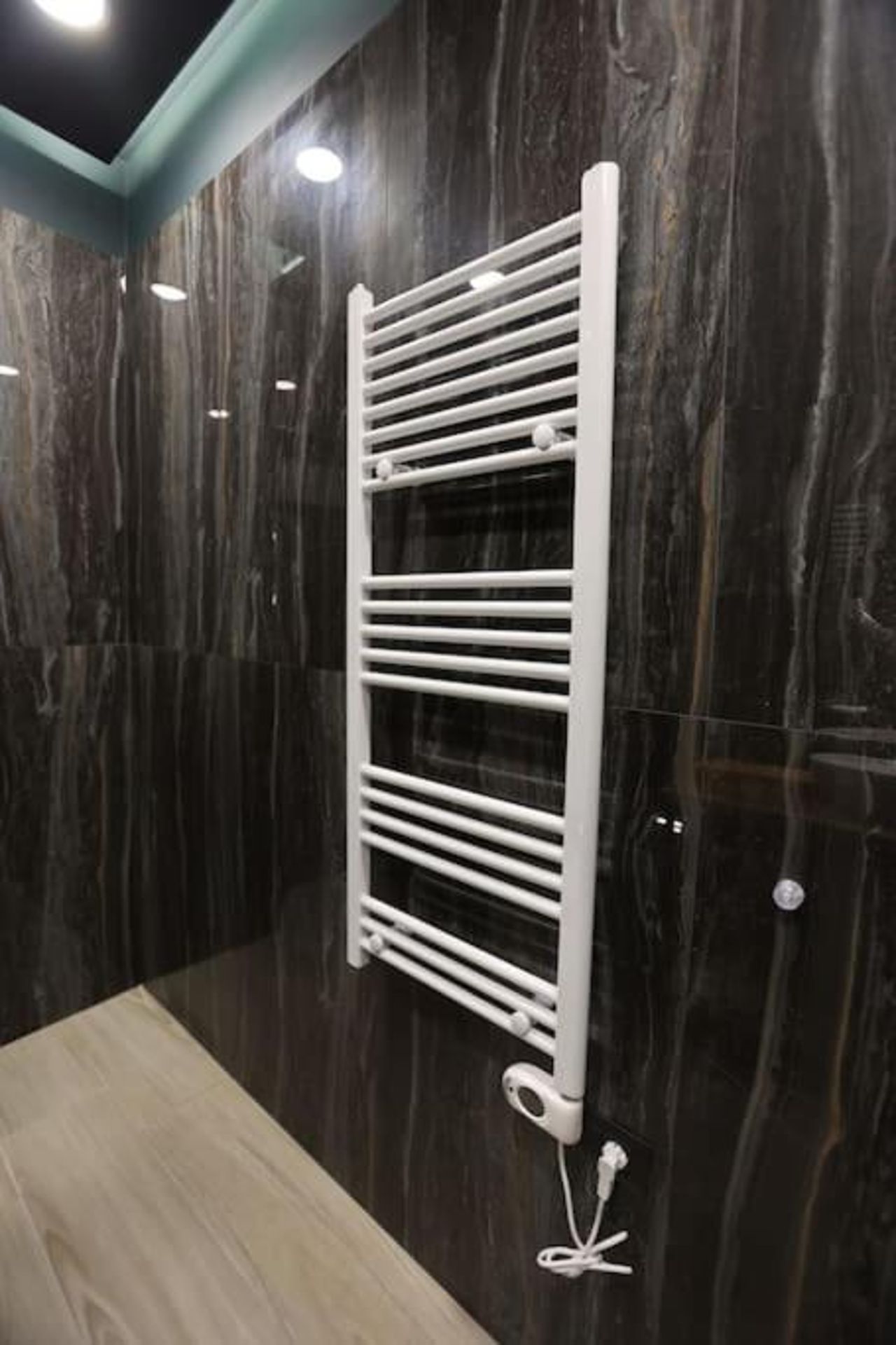 B.G Luxury Suites
