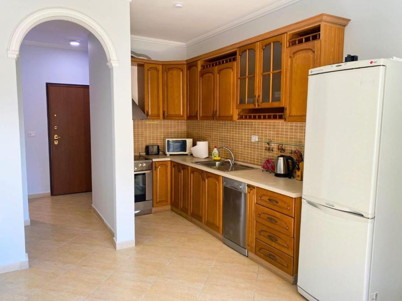 Lovely, Modern One Bedroom Apartment Near Center and New Bazaar