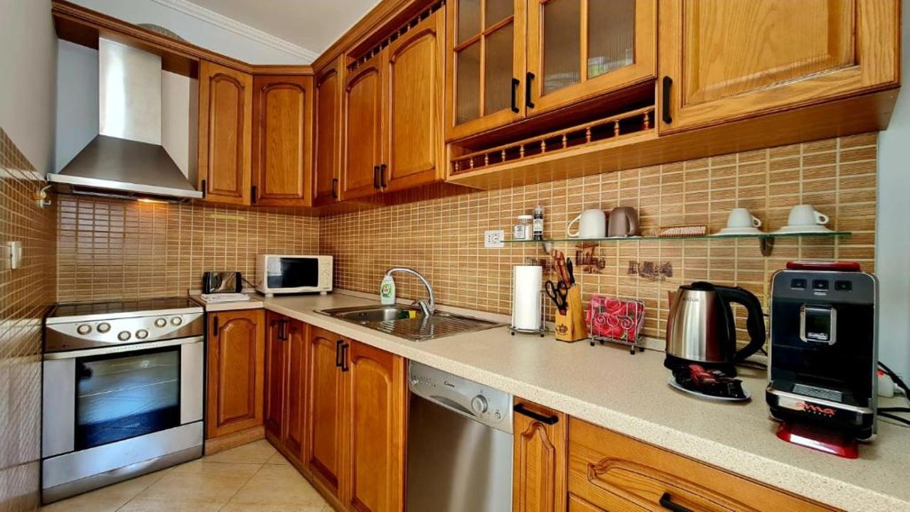 Lovely, Modern One Bedroom Apartment Near Center and New Bazaar