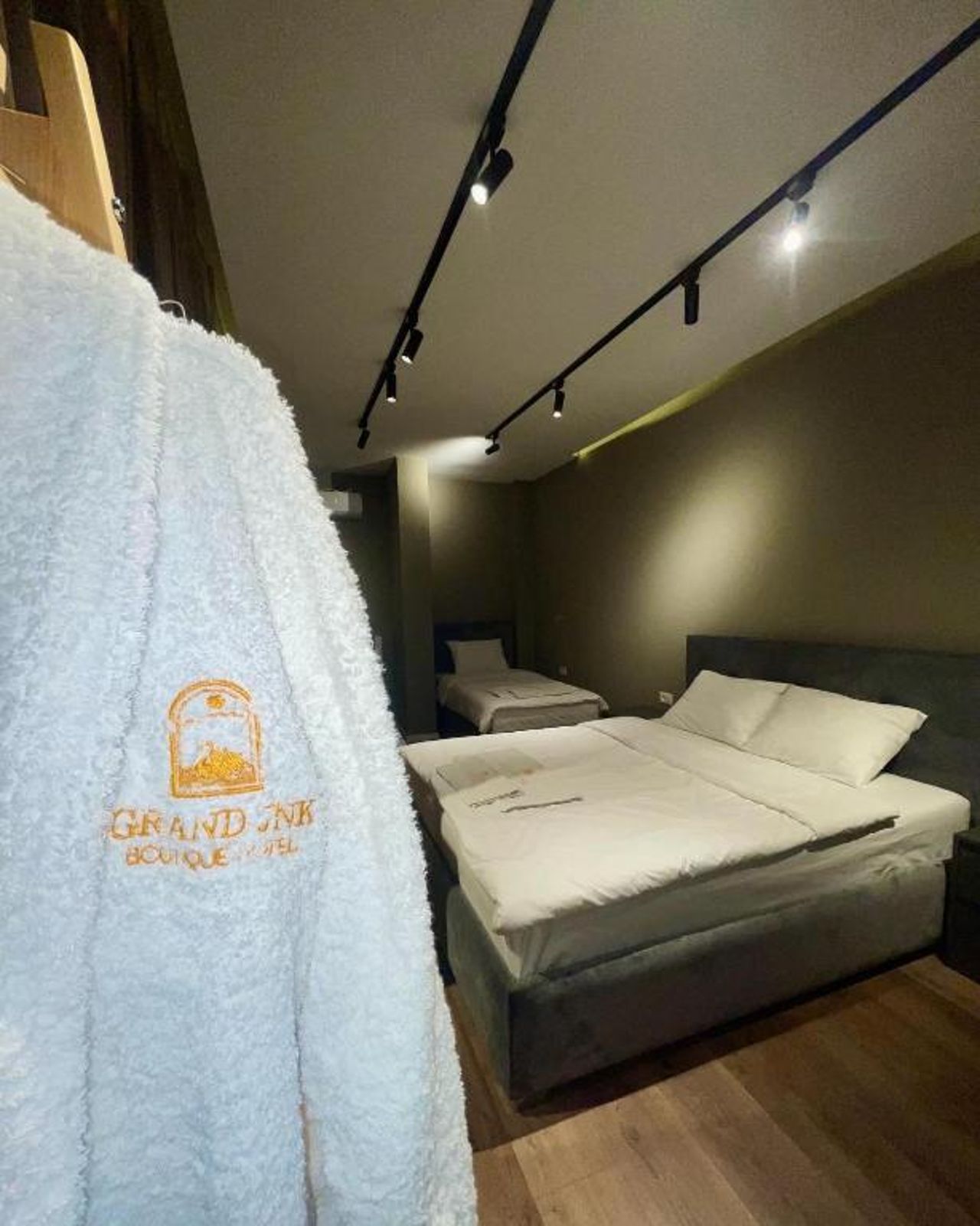 GRAND JNK Boutique Hotel