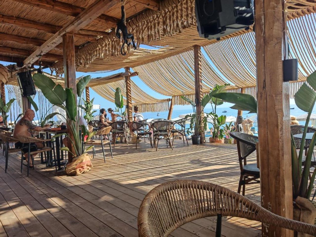 Luxury sea view apartment with private beach just a few steps from the center